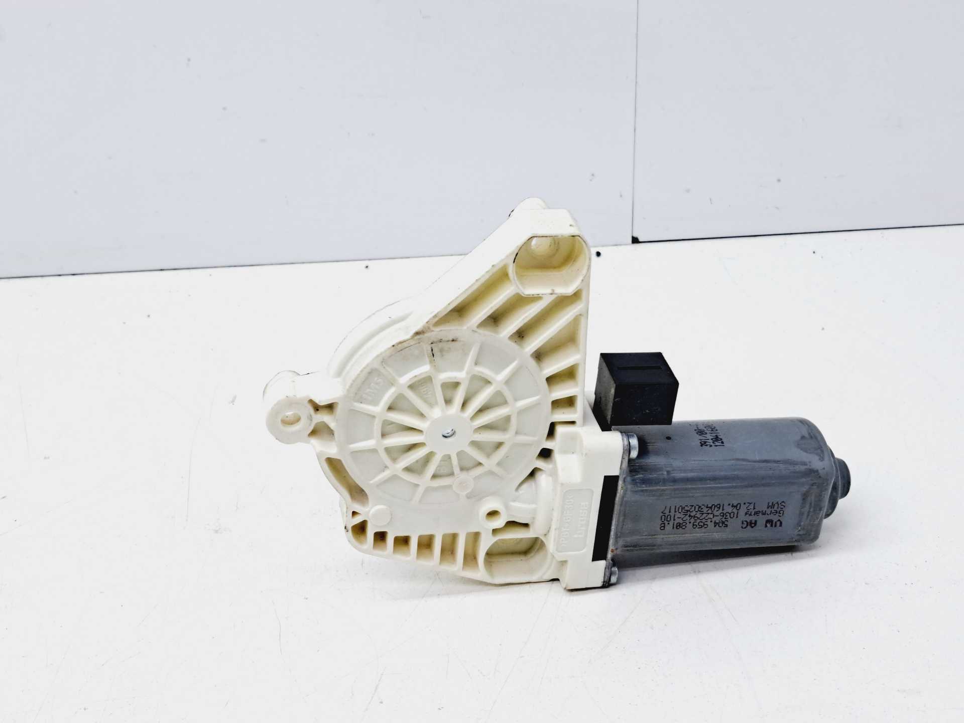 Recambio de motor elevalunas delantero izquierdo para volkswagen passat variant (3g5) advance bmt referencia OEM IAM 5Q4959801B 