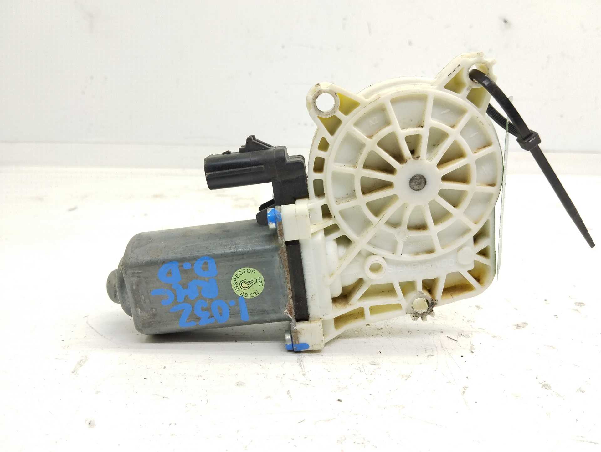 Recambio de motor elevalunas delantero derecho para dodge nitro 2.8 crd referencia OEM IAM 1001802A001 7746807101 