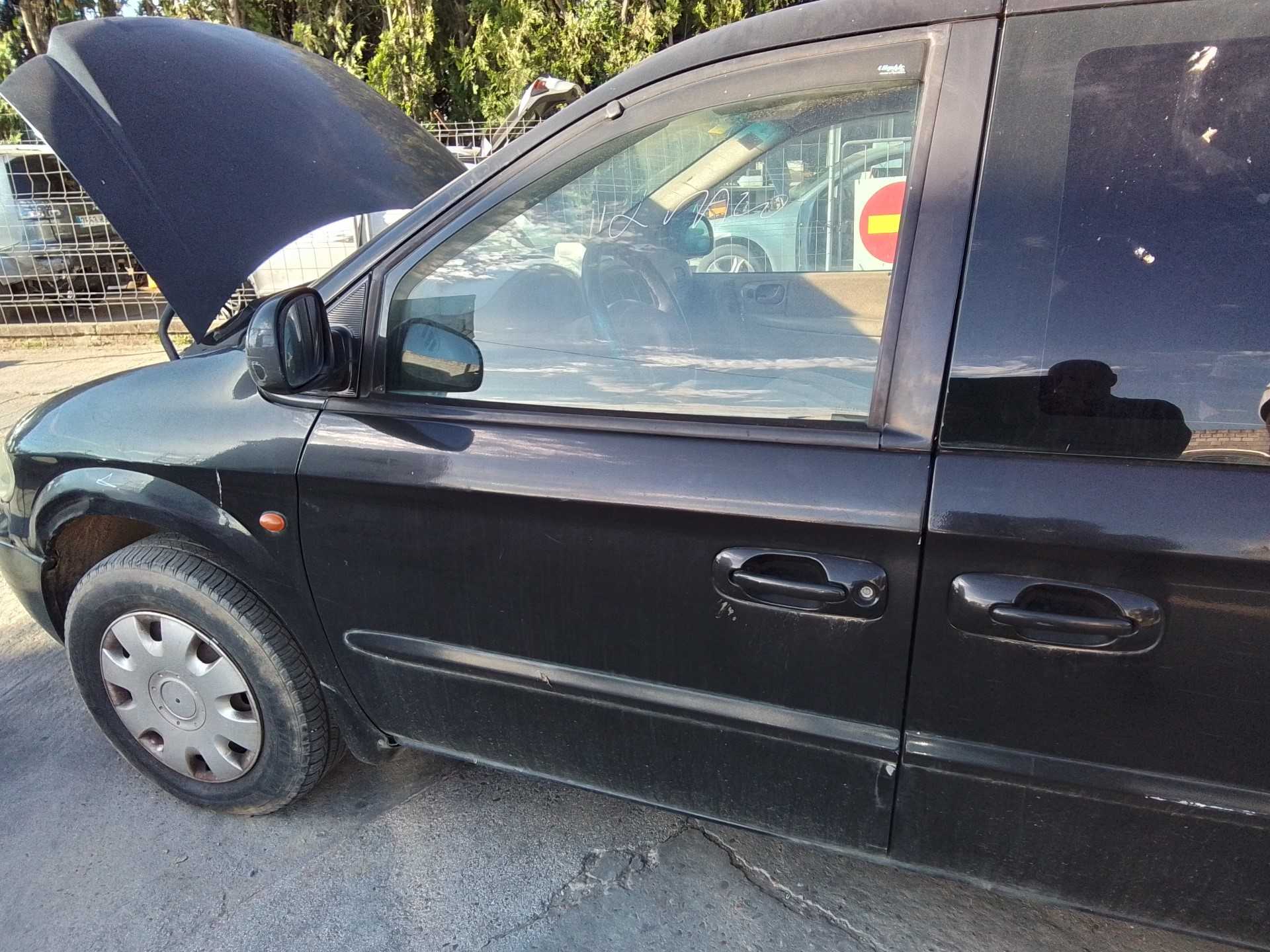 Recambio de puerta delantera izquierda para chrysler voyager (rg) 2.5 crd executive referencia OEM IAM   