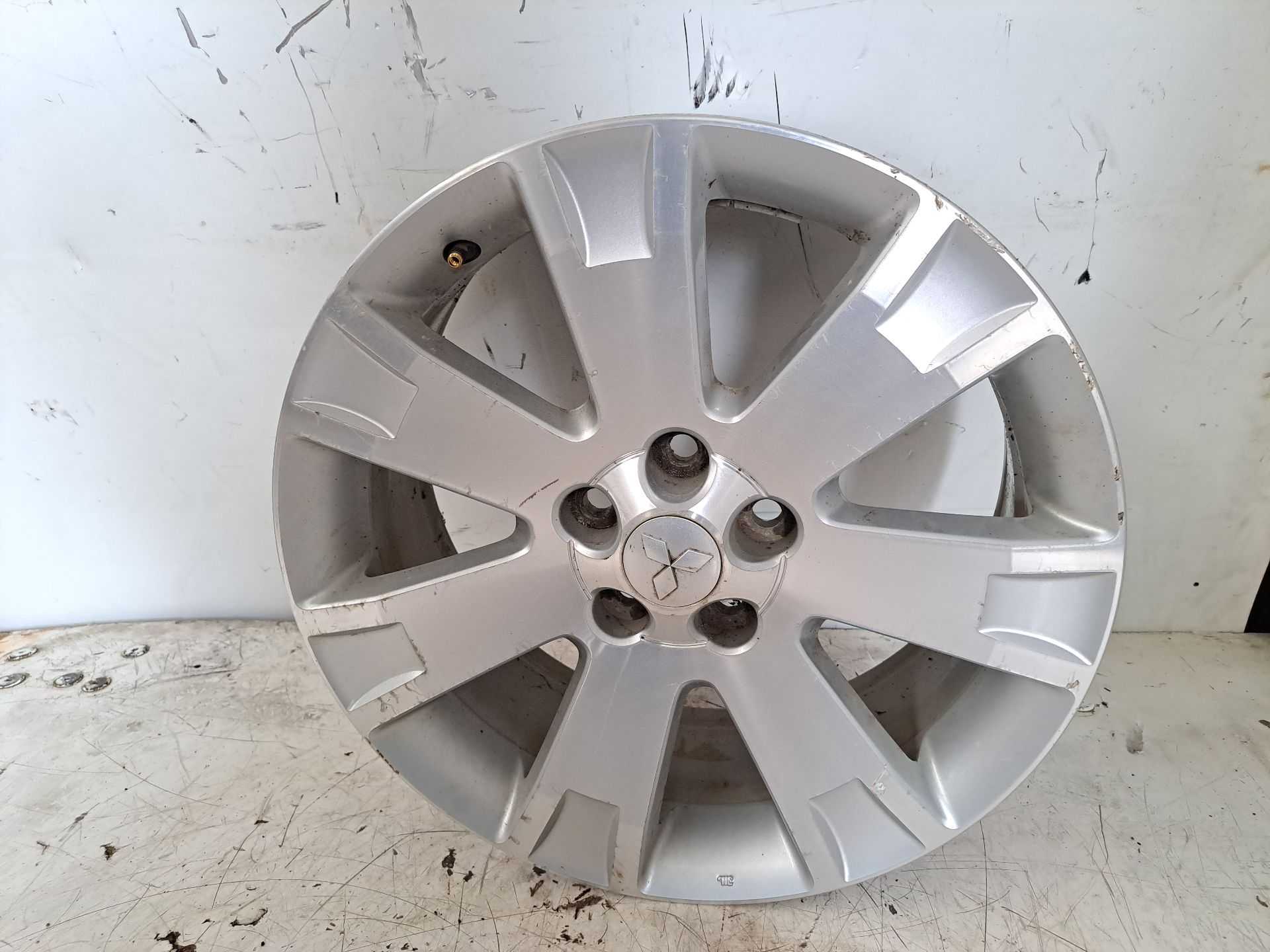 Recambio de llanta para mitsubishi outlander (cw0) challenge 4wd referencia OEM IAM r18 4250b593 