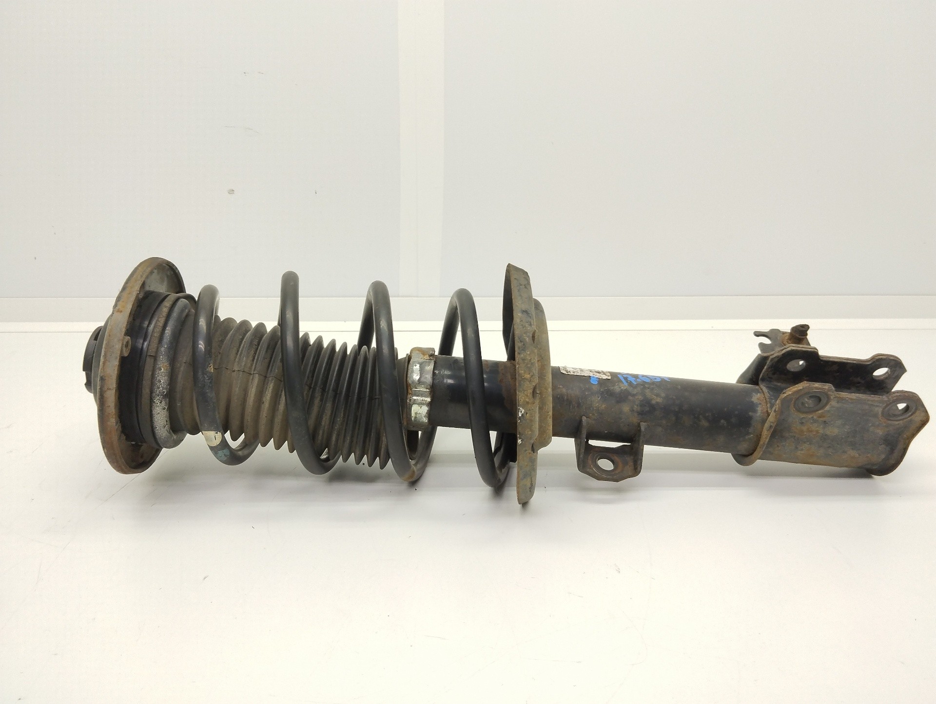 Recambio de amortiguador delantero derecho para opel vectra c berlina club referencia OEM IAM 13118702 824903554587 SACHS