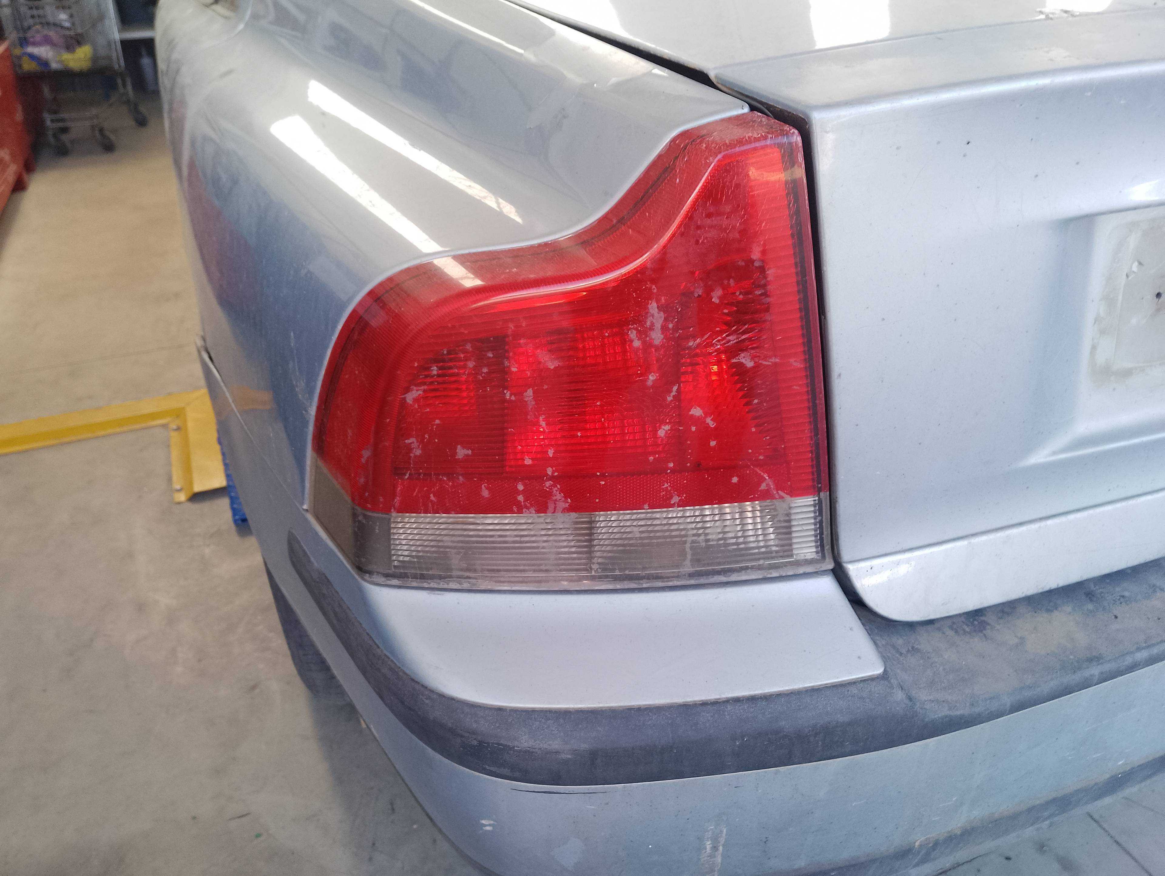 Recambio de piloto trasero izquierdo para volvo s60 berlina 2.4 d referencia OEM IAM   