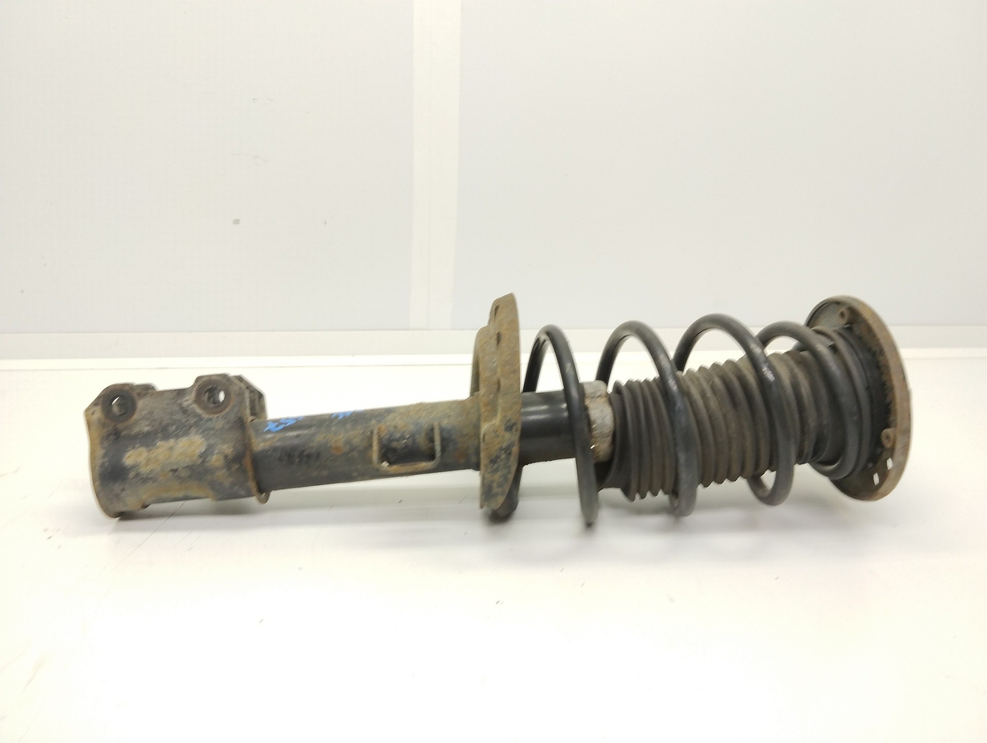 Recambio de amortiguador delantero izquierdo para opel vectra c berlina club referencia OEM IAM 13118701 824903554586 SACHS