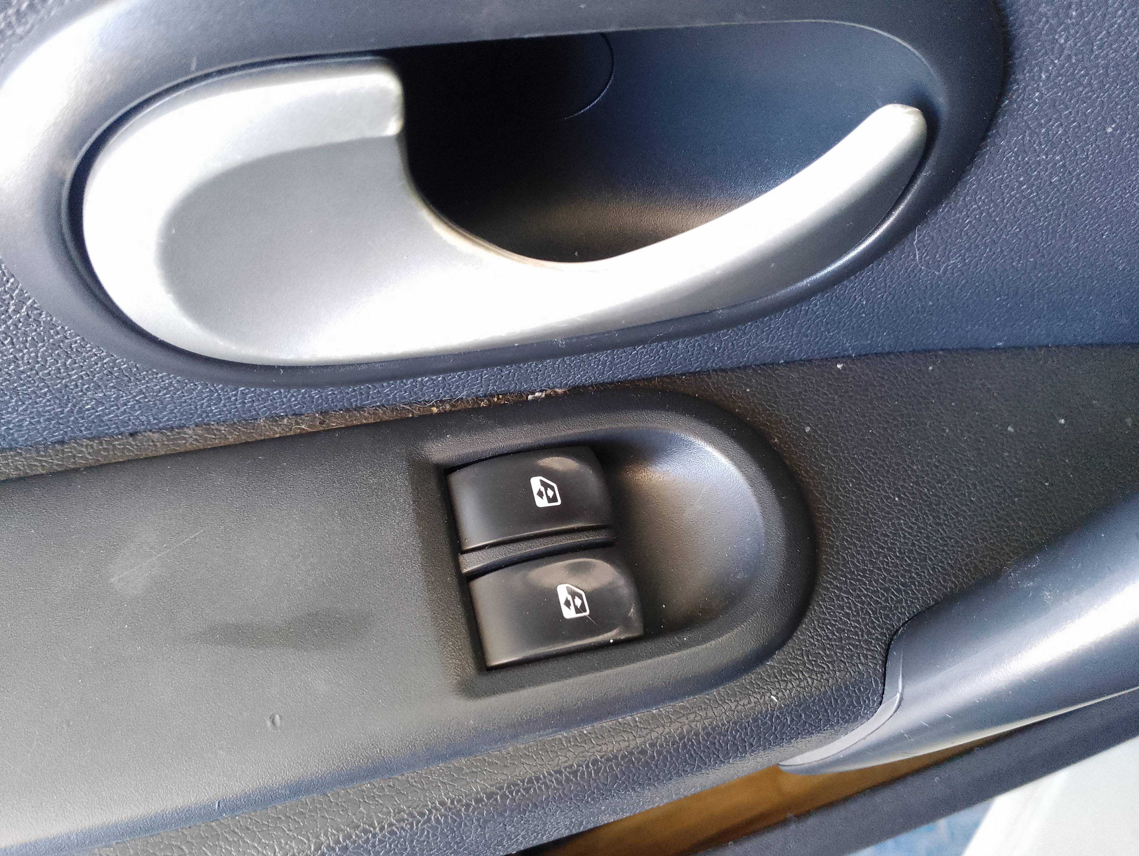 Recambio de mando elevalunas delantero izquierdo para renault clio iii referencia OEM IAM   