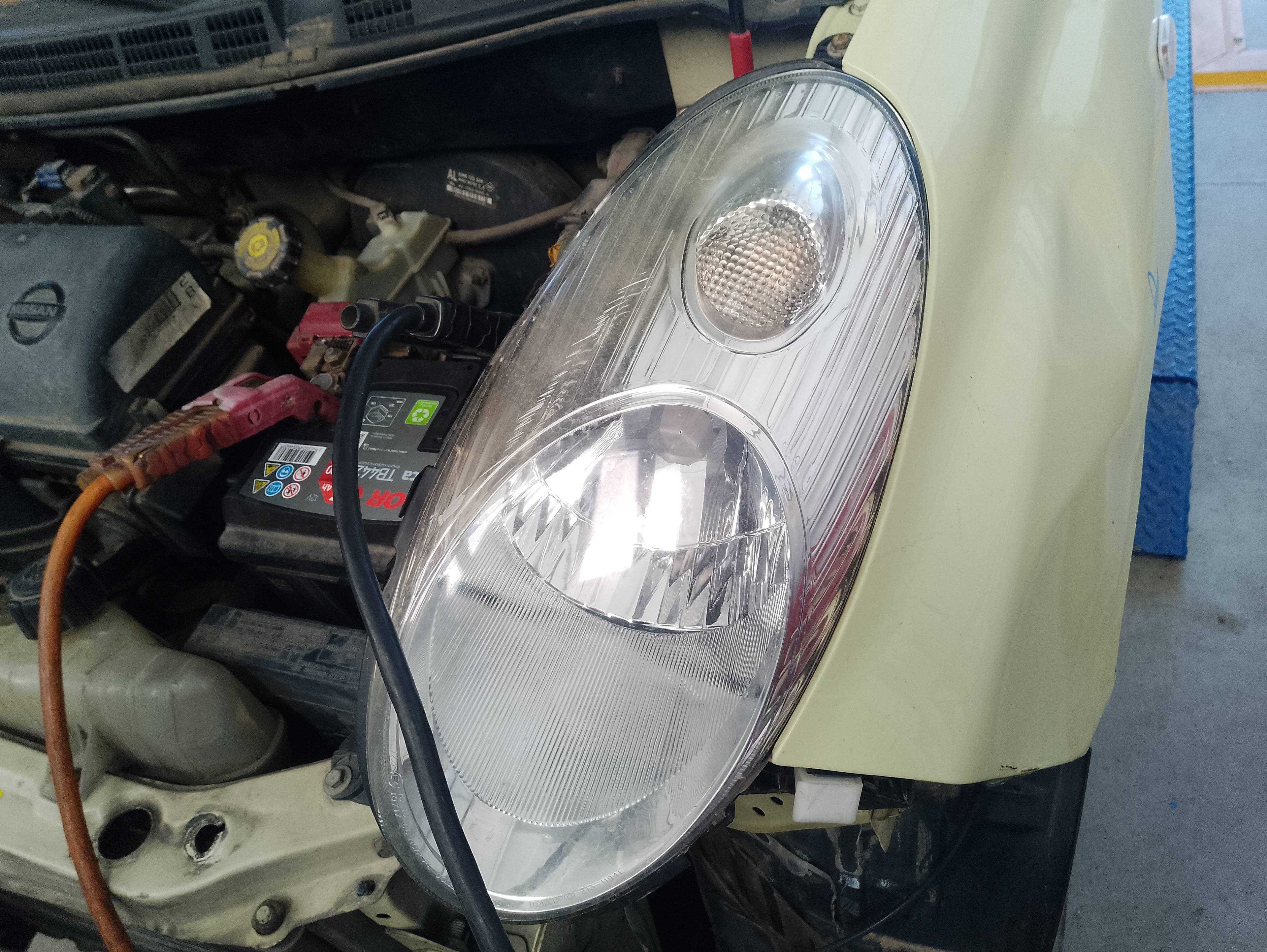 Recambio de faro izquierdo para nissan micra (k12e) 25 aniversario referencia OEM IAM   