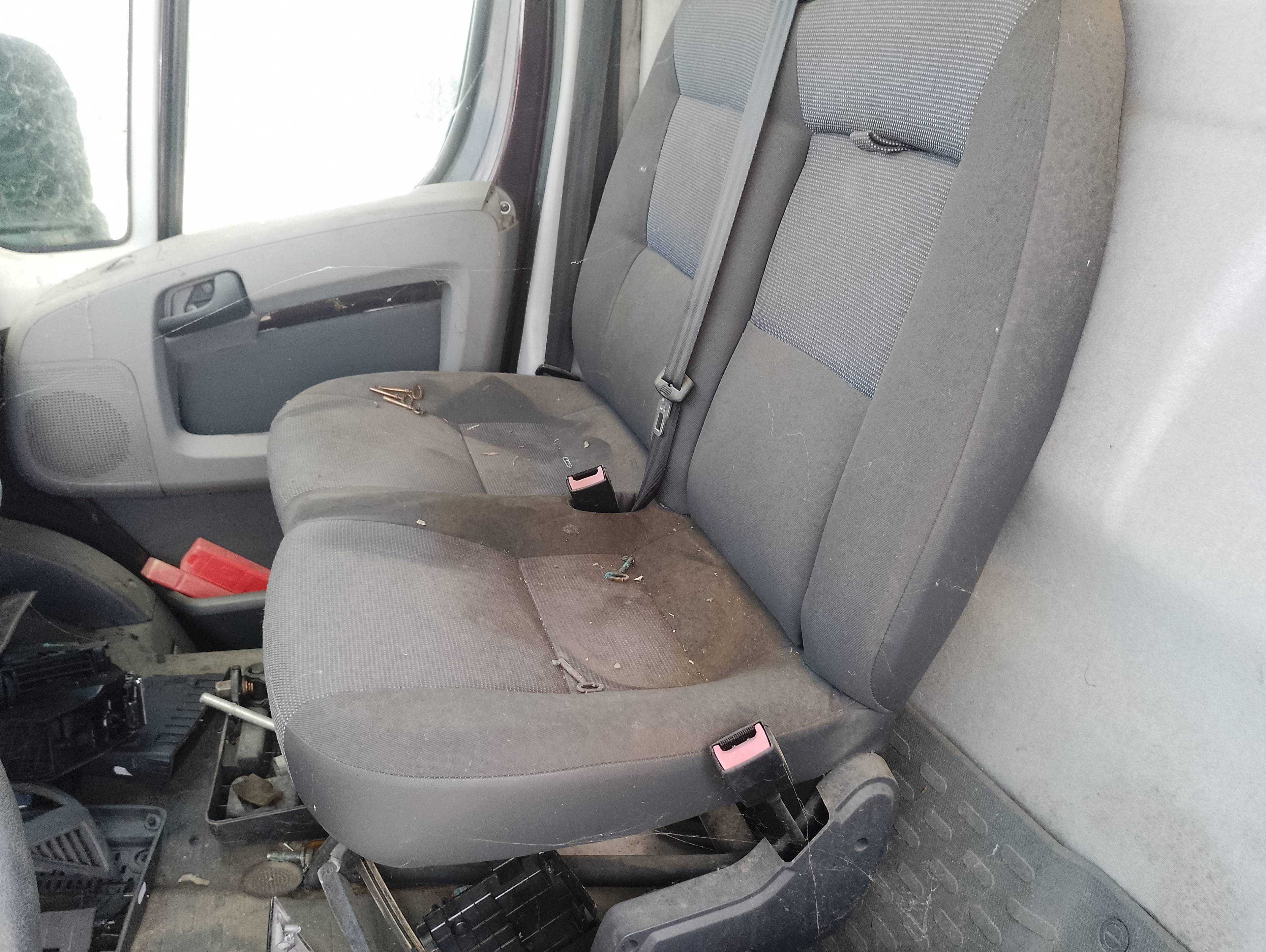 Recambio de asiento delantero derecho para peugeot boxer kombi (rs3000)(333) 2.2 hdi cat referencia OEM IAM   
