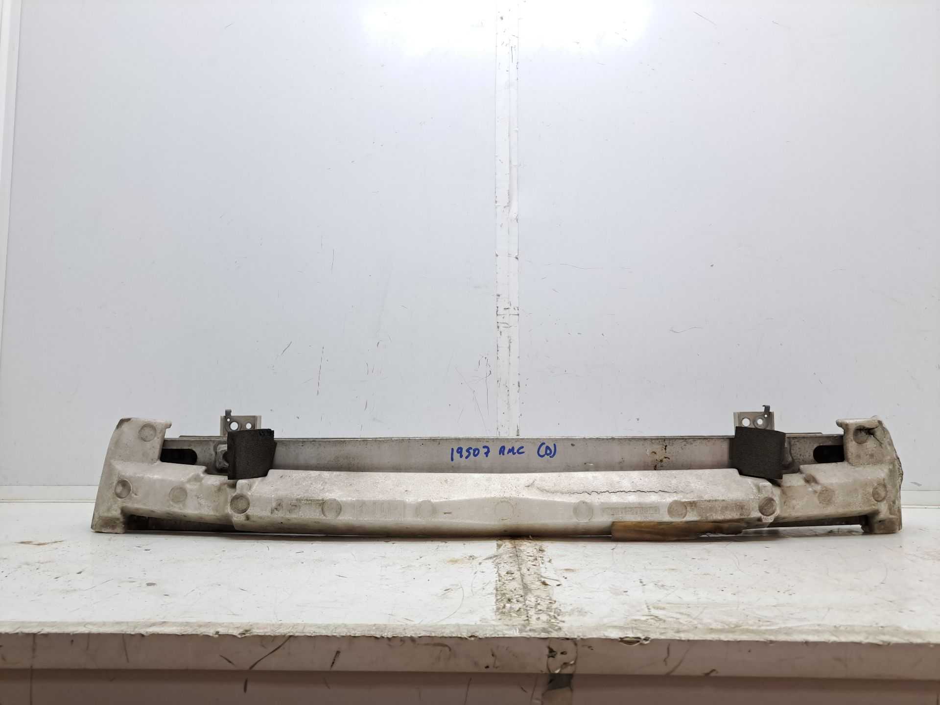 Recambio de refuerzo paragolpes delantero para toyota prius+ basis referencia OEM IAM   