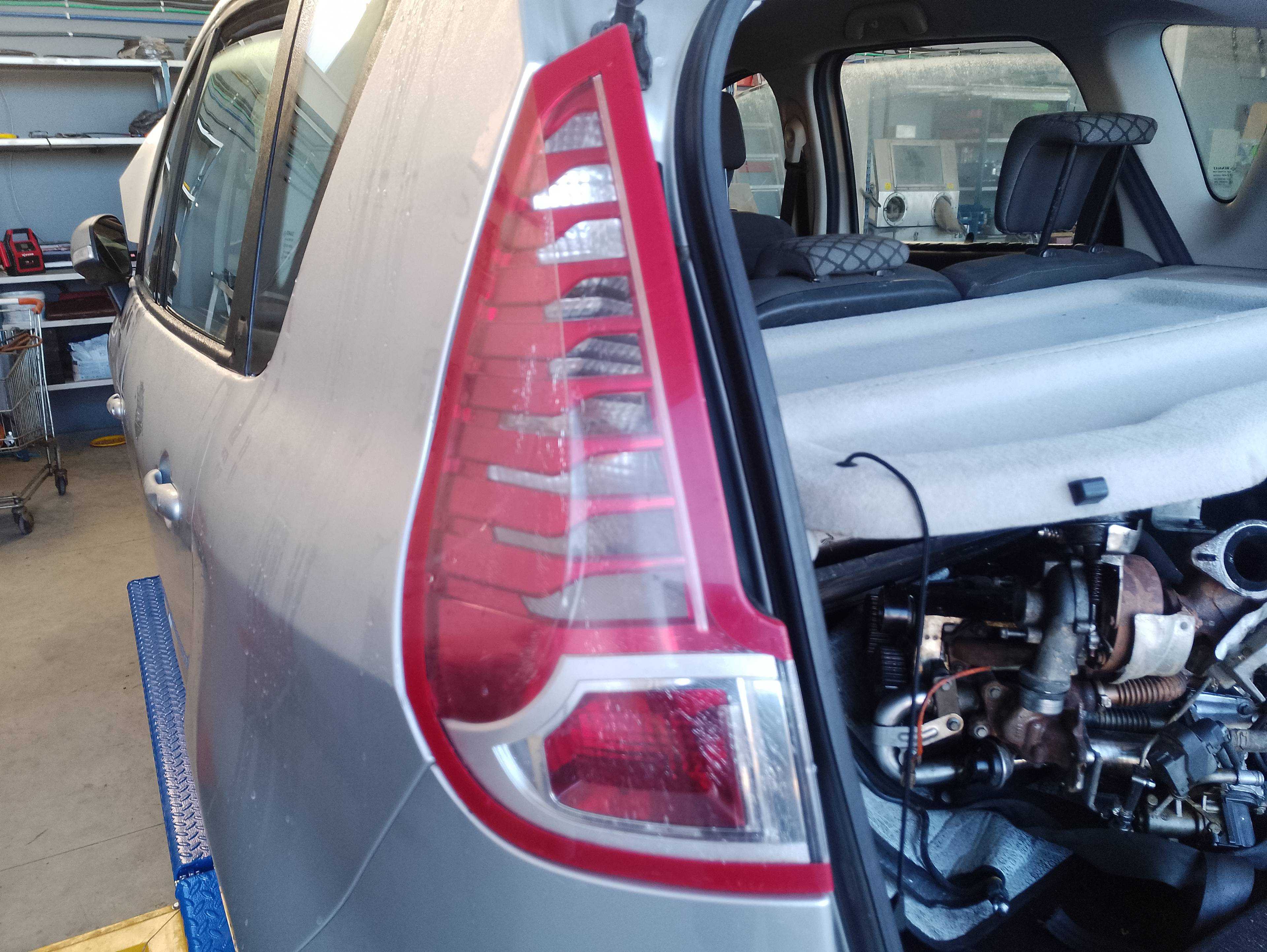 Recambio de piloto trasero izquierdo para renault scenic iii authentique referencia OEM IAM   