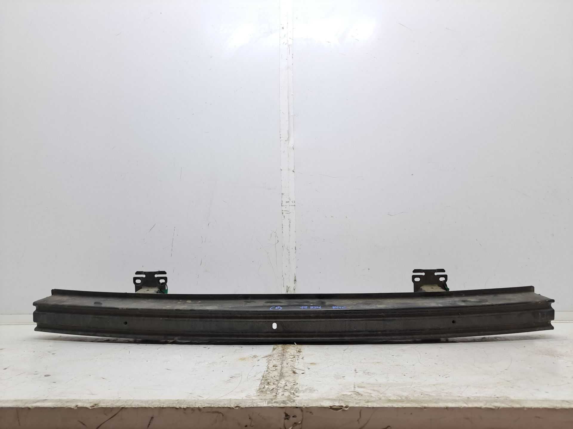 Recambio de refuerzo paragolpes delantero para land rover discovery v6 td edition 60 yrs referencia OEM IAM dpf000086  