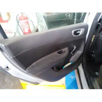 GUARNECIDO PUERTA TRASERA IZQUIERDA 