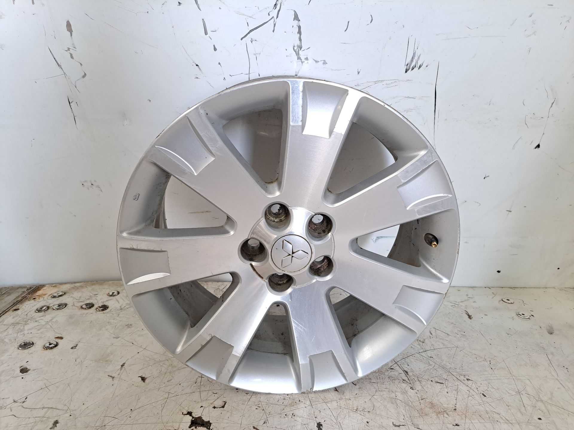 Recambio de llanta para mitsubishi outlander (cw0) challenge 4wd referencia OEM IAM r18 4250b593 