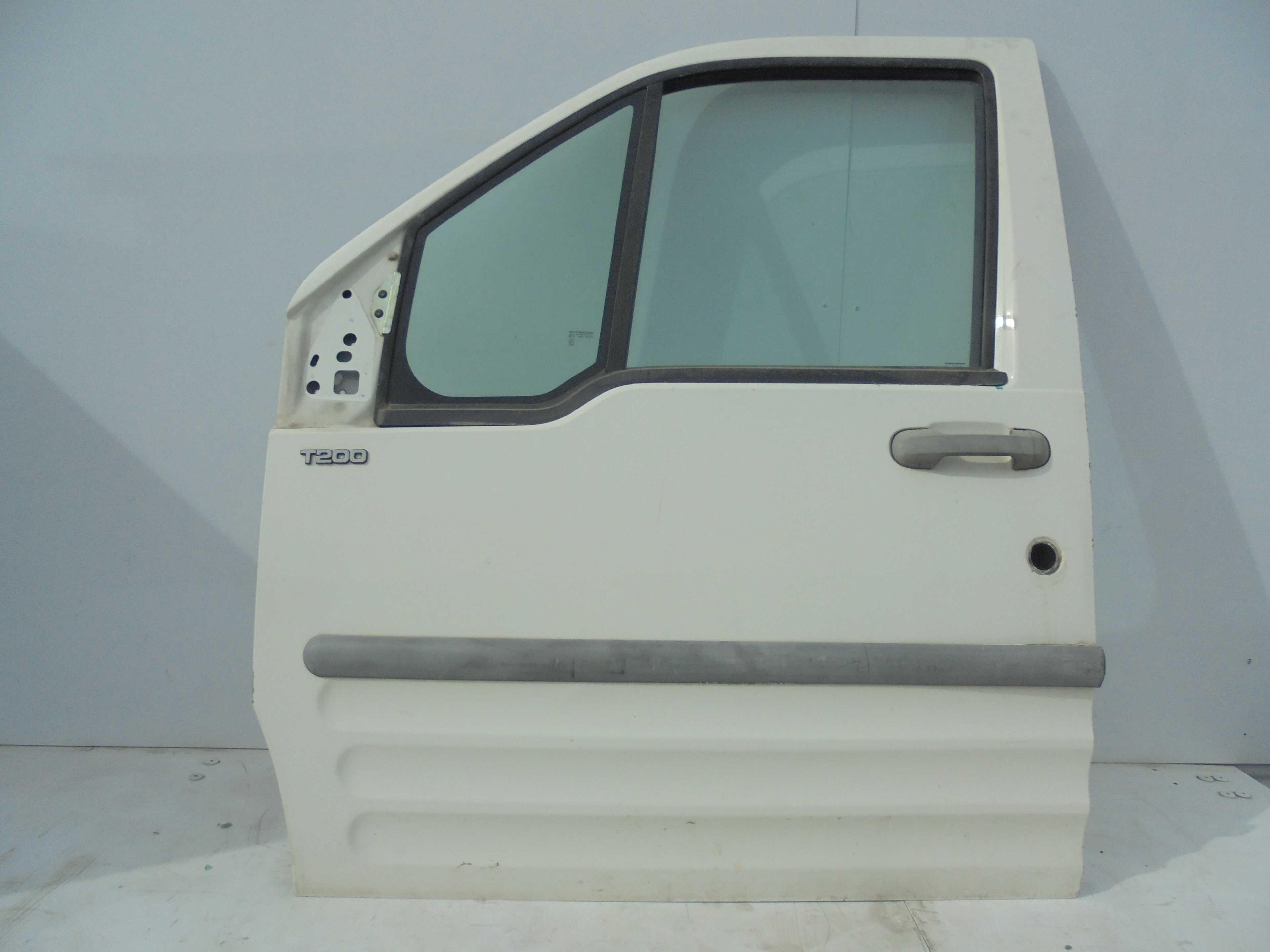 Recambio de puerta delantera izquierda para ford tourneo connect (tc7) kombi corta referencia OEM IAM   