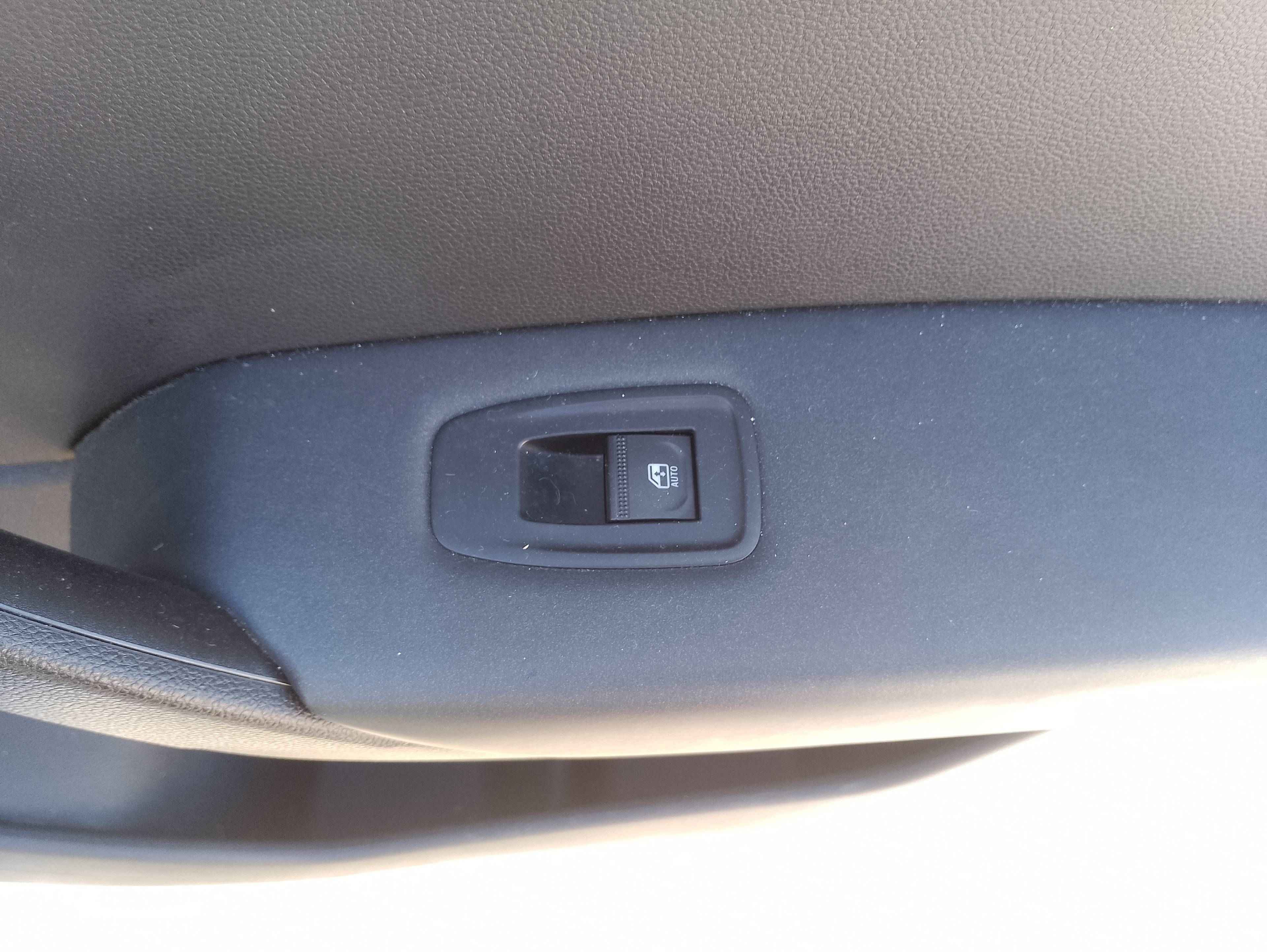 Recambio de mando elevalunas delantero derecho para renault captur ii equilibre referencia OEM IAM   