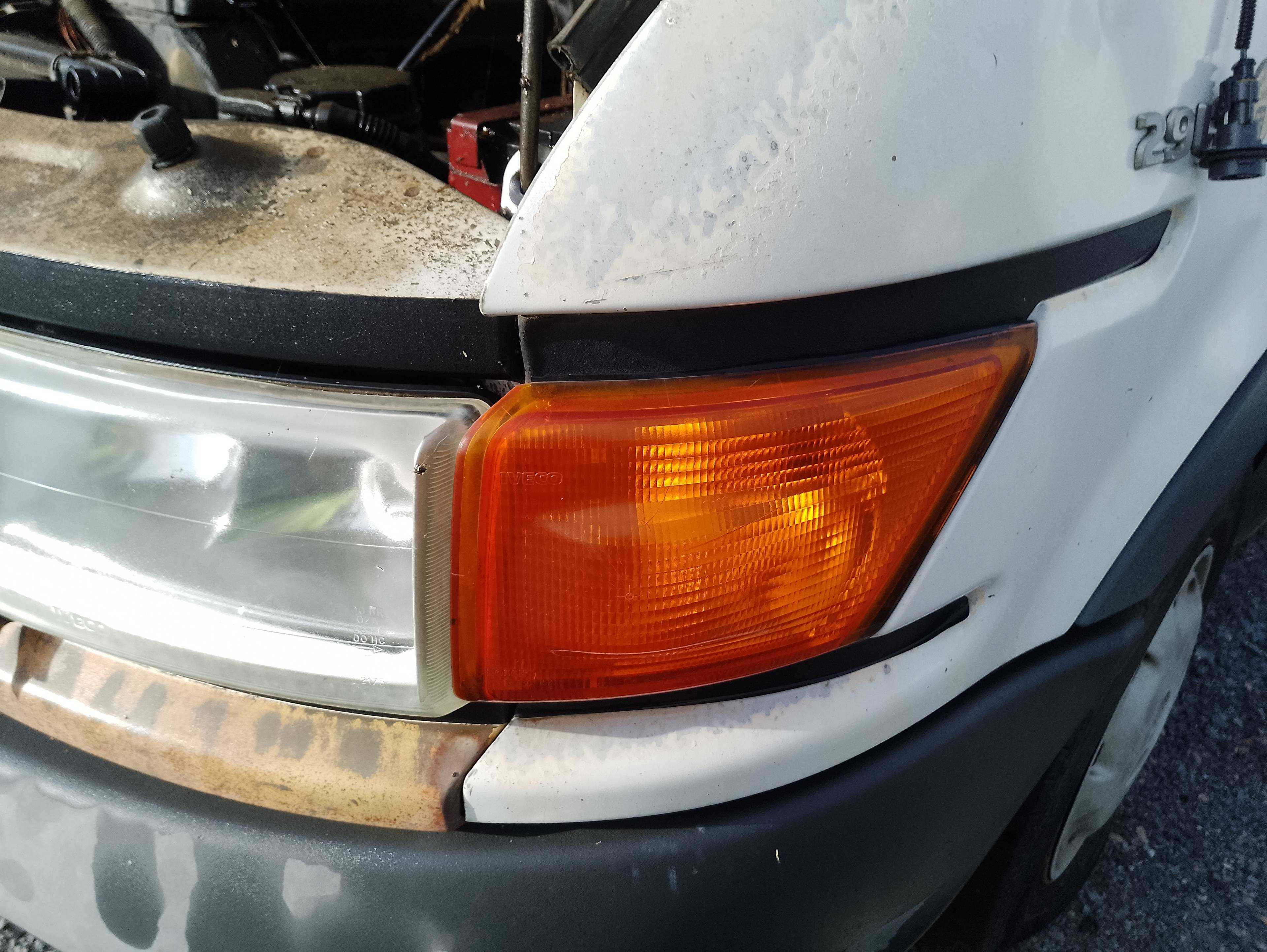 Recambio de piloto delantero izquierdo para iveco 29l9 referencia OEM IAM   