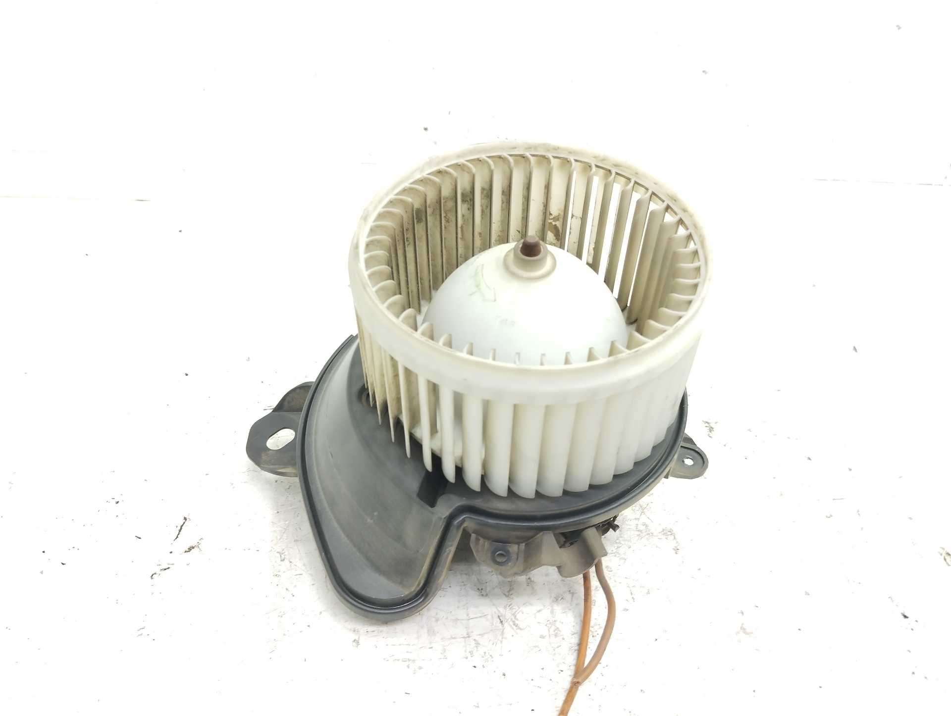 Recambio de motor calefaccion para fiat grande punto (199) 1.3 16v multijet active (55kw) referencia OEM IAM 5D3330100  