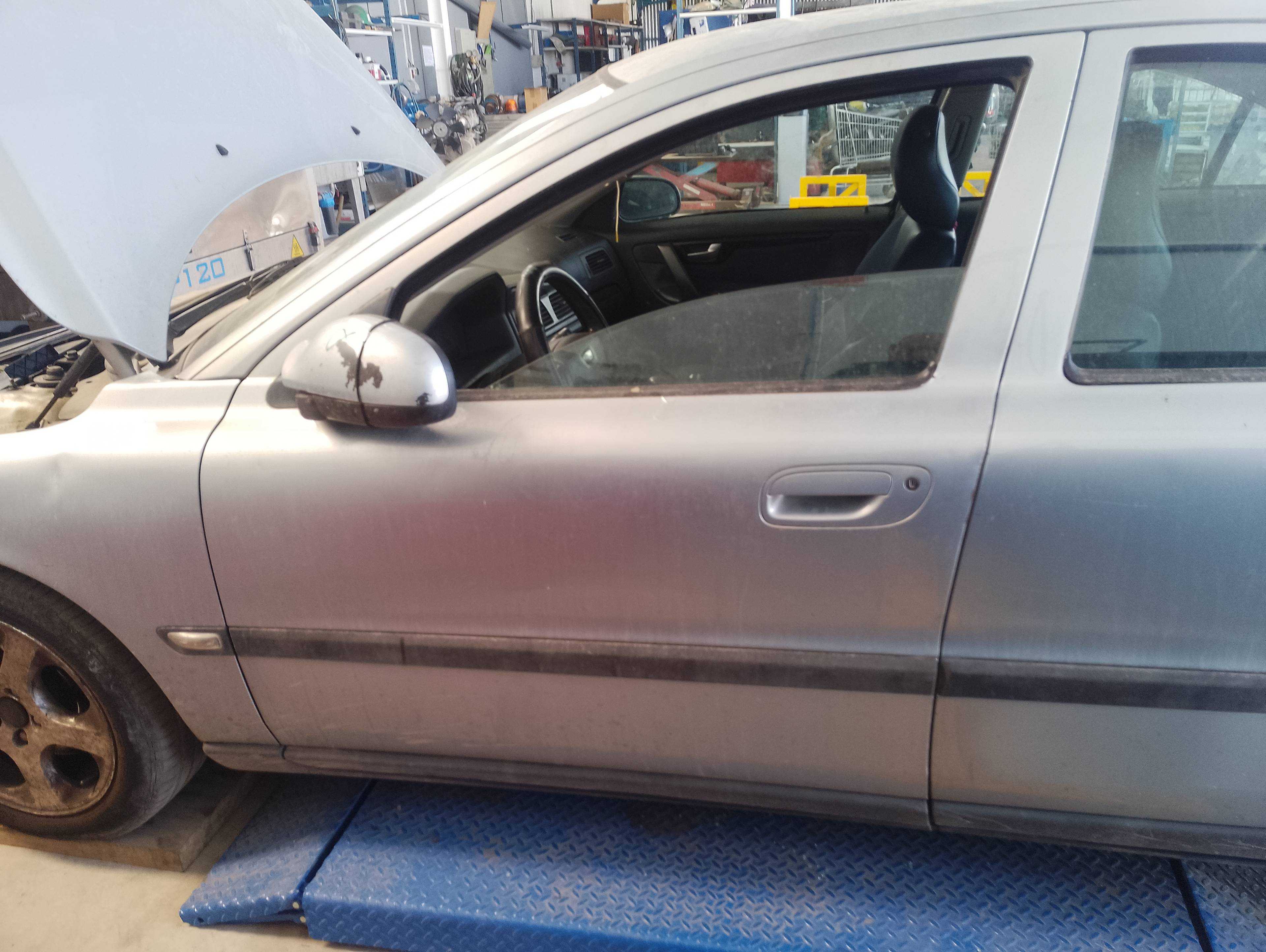 Recambio de puerta delantera izquierda para volvo s60 berlina 2.4 d referencia OEM IAM   