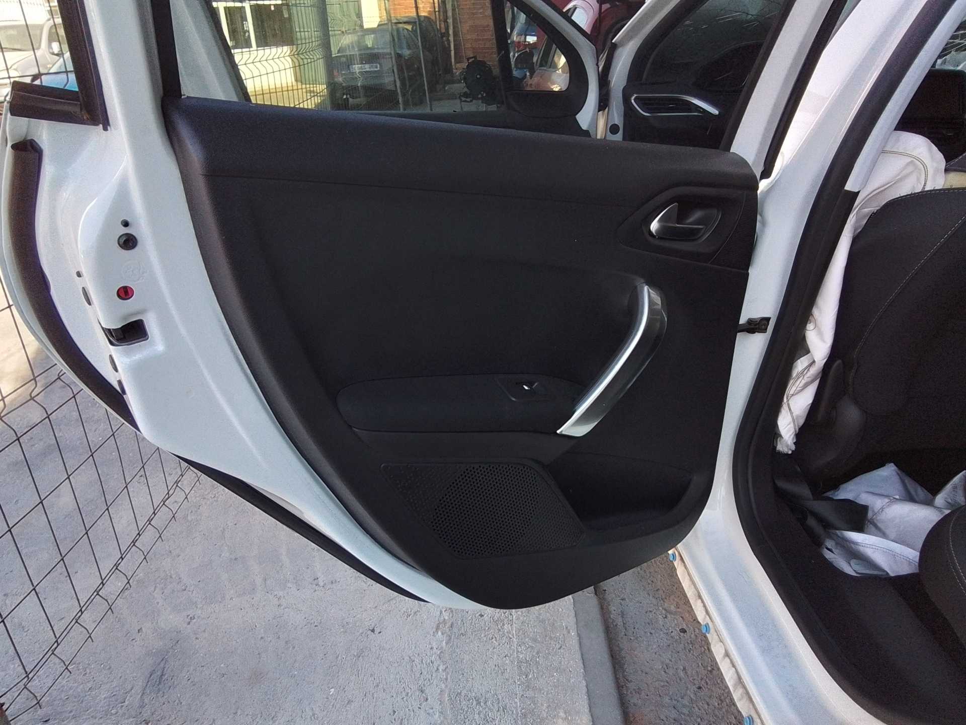 Recambio de guarnecido puerta trasera izquierda para peugeot 2008 (--.2013) allure referencia OEM IAM 96763550ZD  