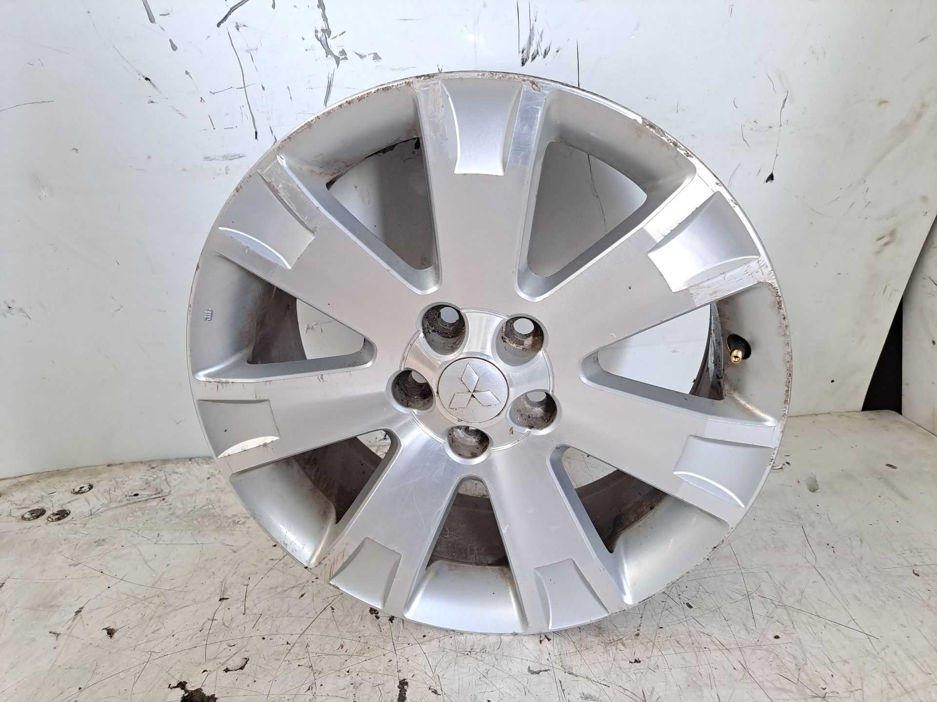 Recambio de llanta para mitsubishi outlander (cw0) challenge 4wd referencia OEM IAM r18 4250b593 