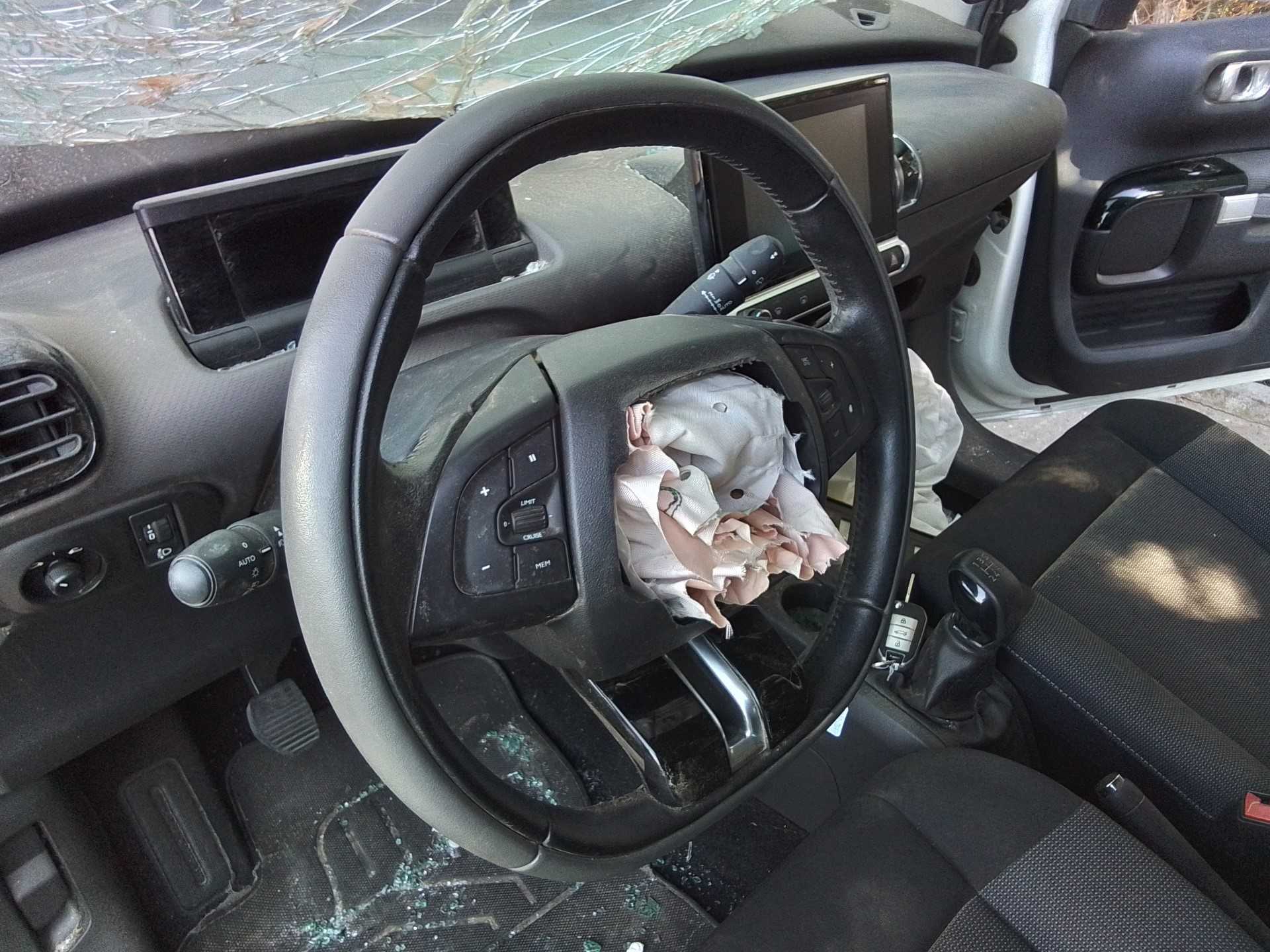 Recambio de volante para citroën c4 cactus 1.6 blue-hdi fap referencia OEM IAM   