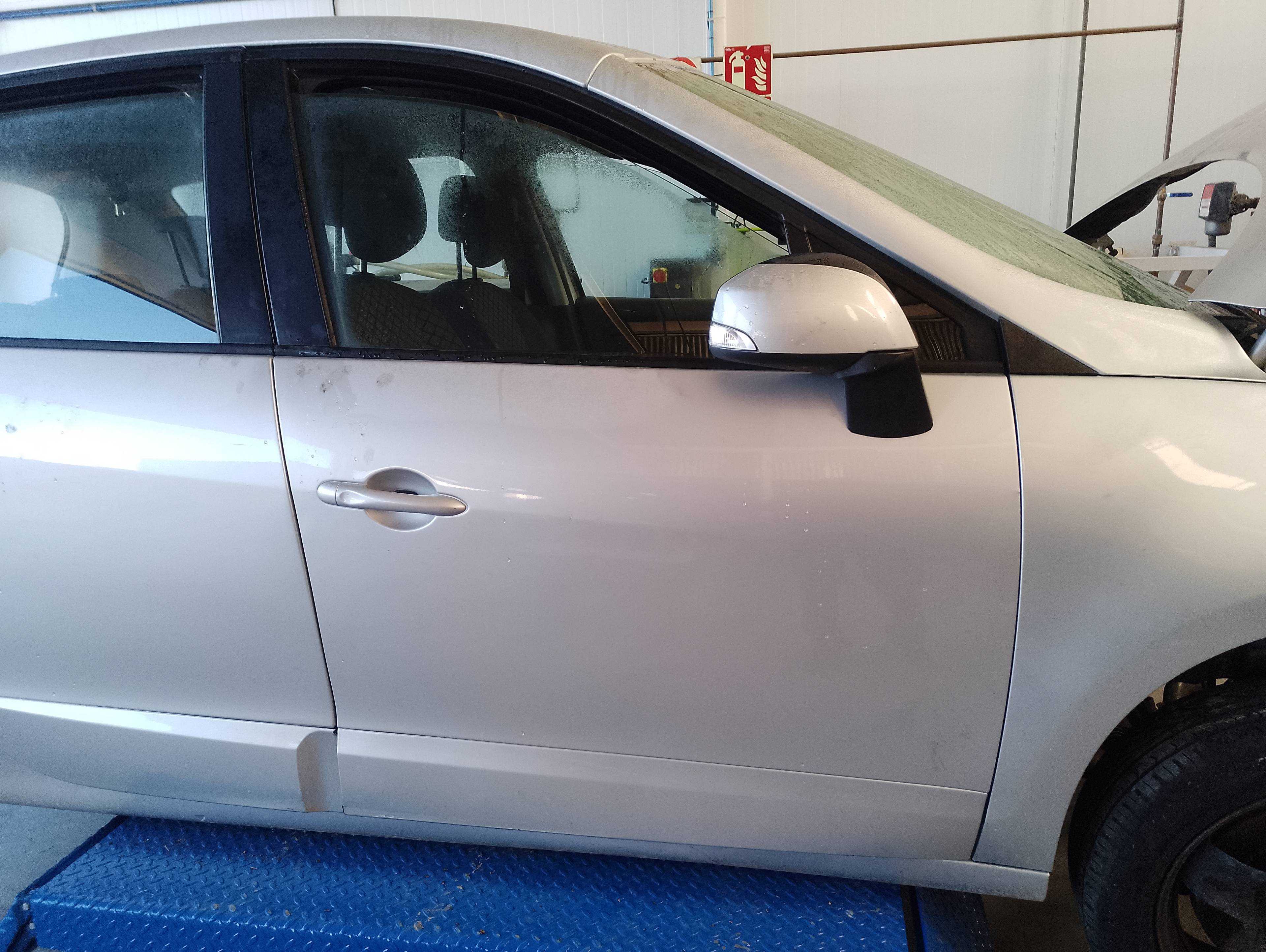 Recambio de puerta delantera derecha para renault scenic iii authentique referencia OEM IAM   
