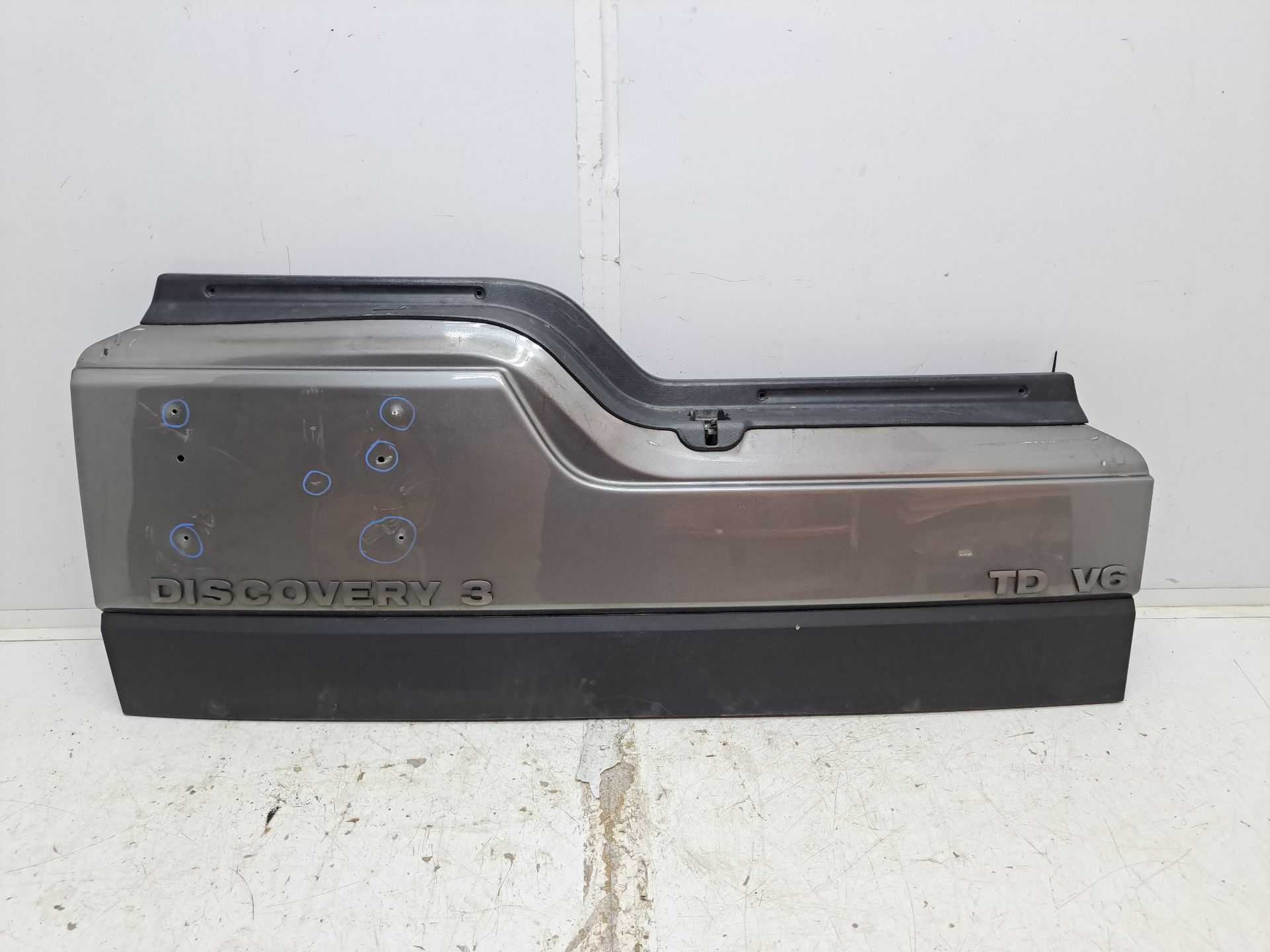 Recambio de tapa maletero para land rover discovery v6 td edition 60 yrs referencia OEM IAM   