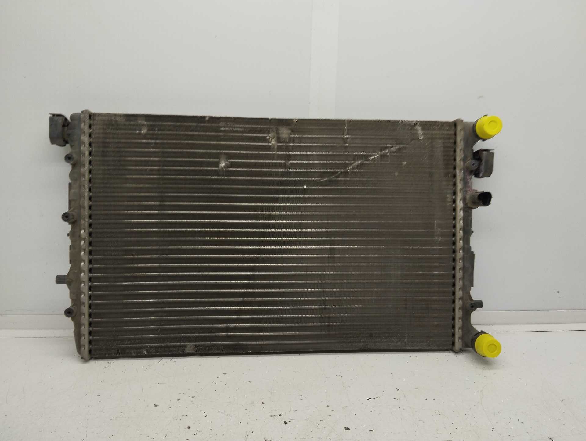 Recambio de radiador agua para volkswagen polo (9n1) 1.4 16v referencia OEM IAM 6Q0121253Q 151190070F03 