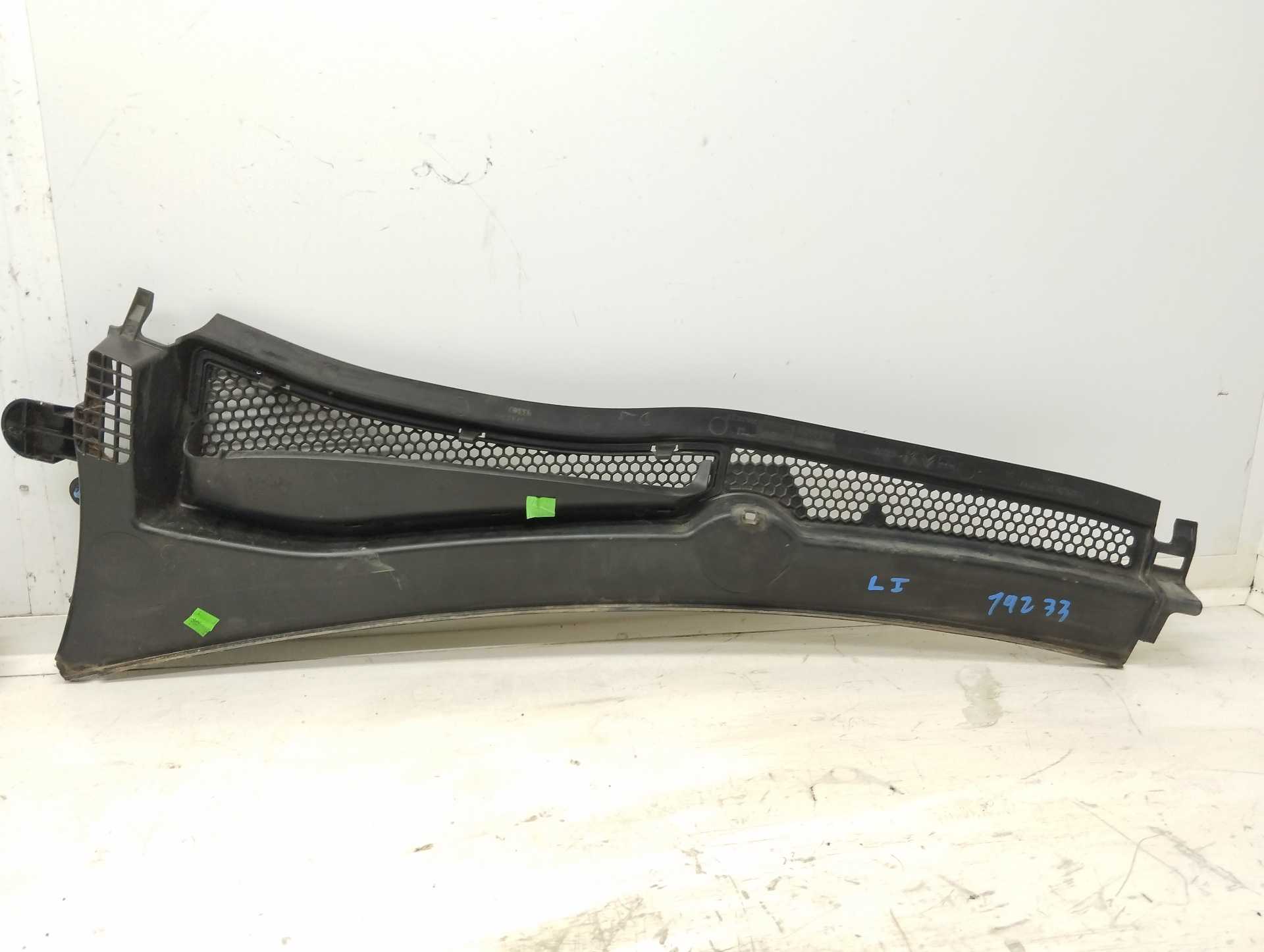 Recambio de torpedo para peugeot 208 style referencia OEM IAM 9673302477  