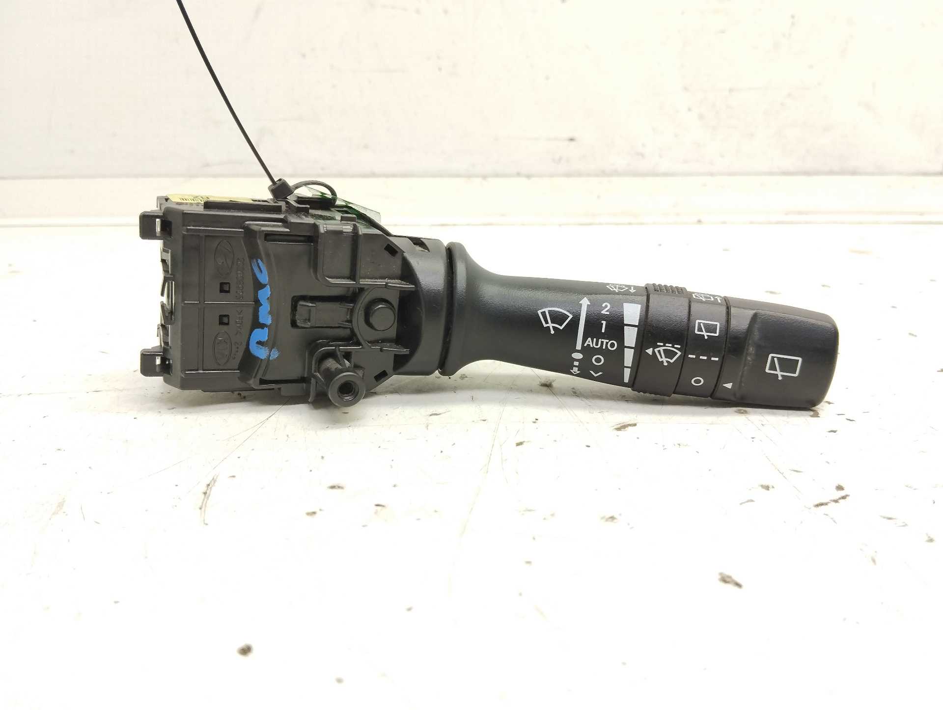 Recambio de mando limpia para kia rio basic referencia OEM IAM 202008908  