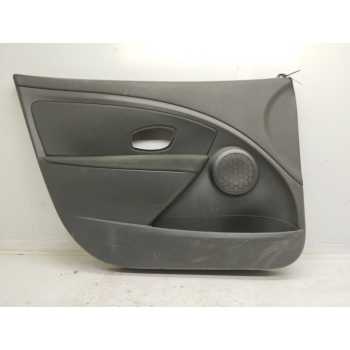 GUARNECIDO PUERTA DELANTERA IZQUIERDA 156042782A 