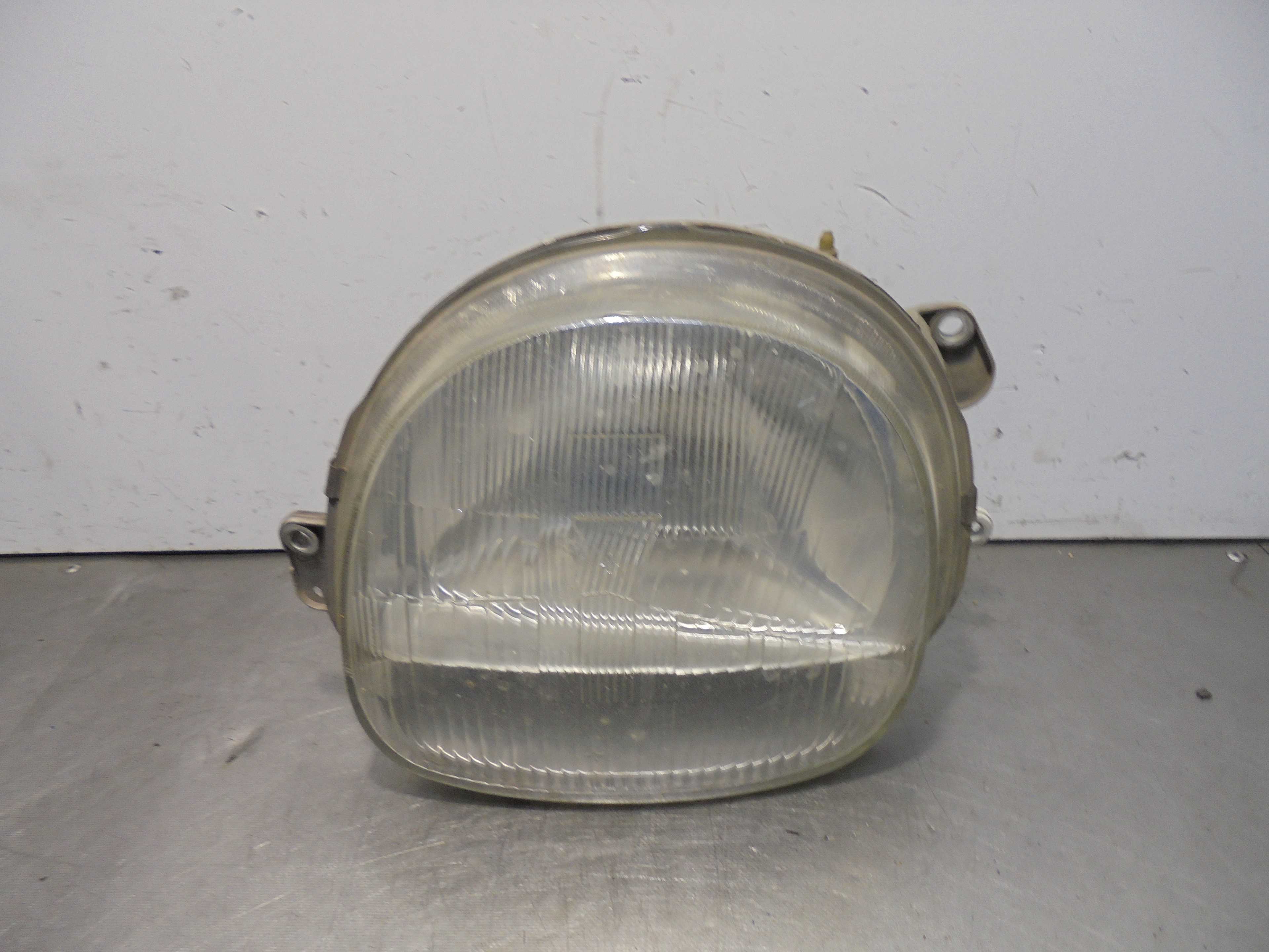 Recambio de faro izquierdo para renault twingo (co6) 1.2 referencia OEM IAM 7700419305  