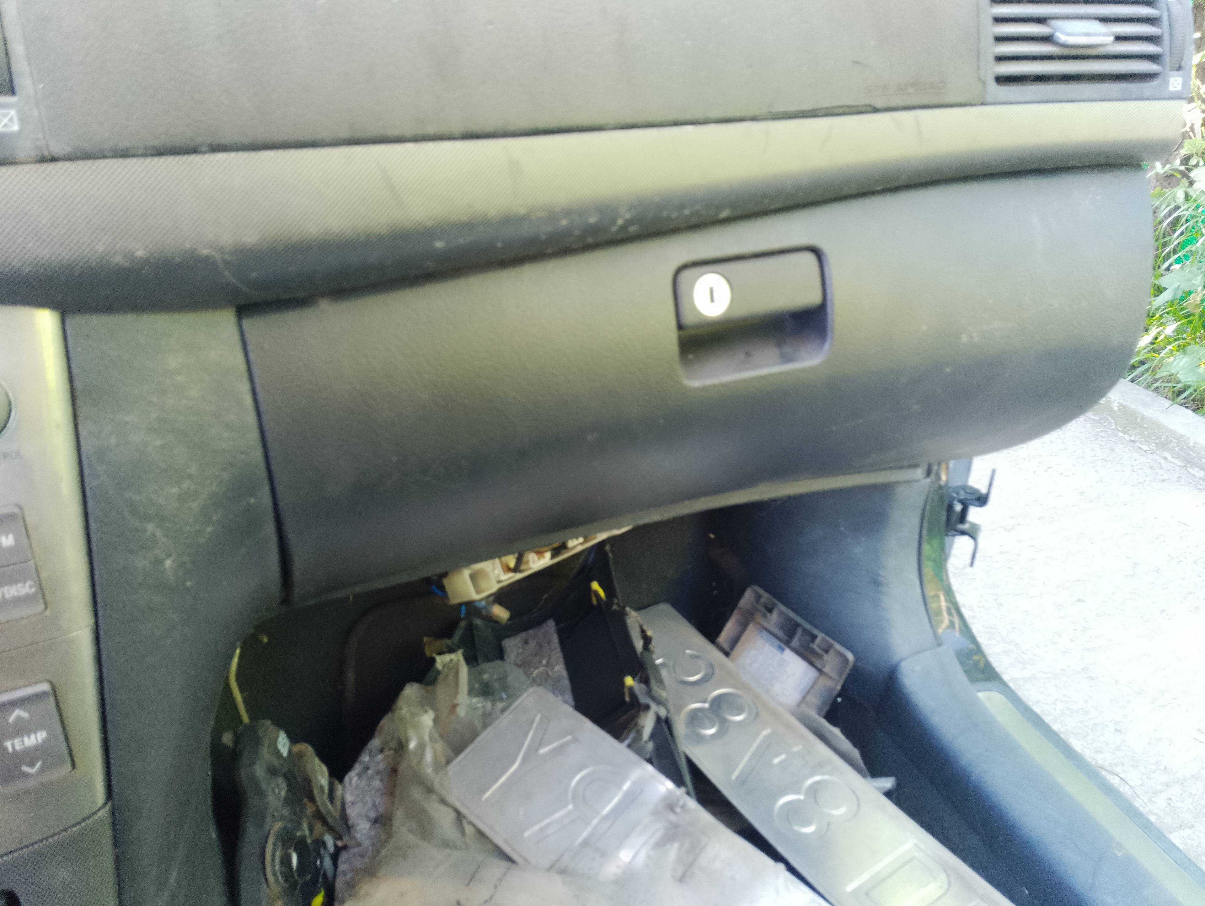 Recambio de guantera para toyota avensis berlina (t25) 2.0 d4-d executive berlina (5-ptas.) referencia OEM IAM   