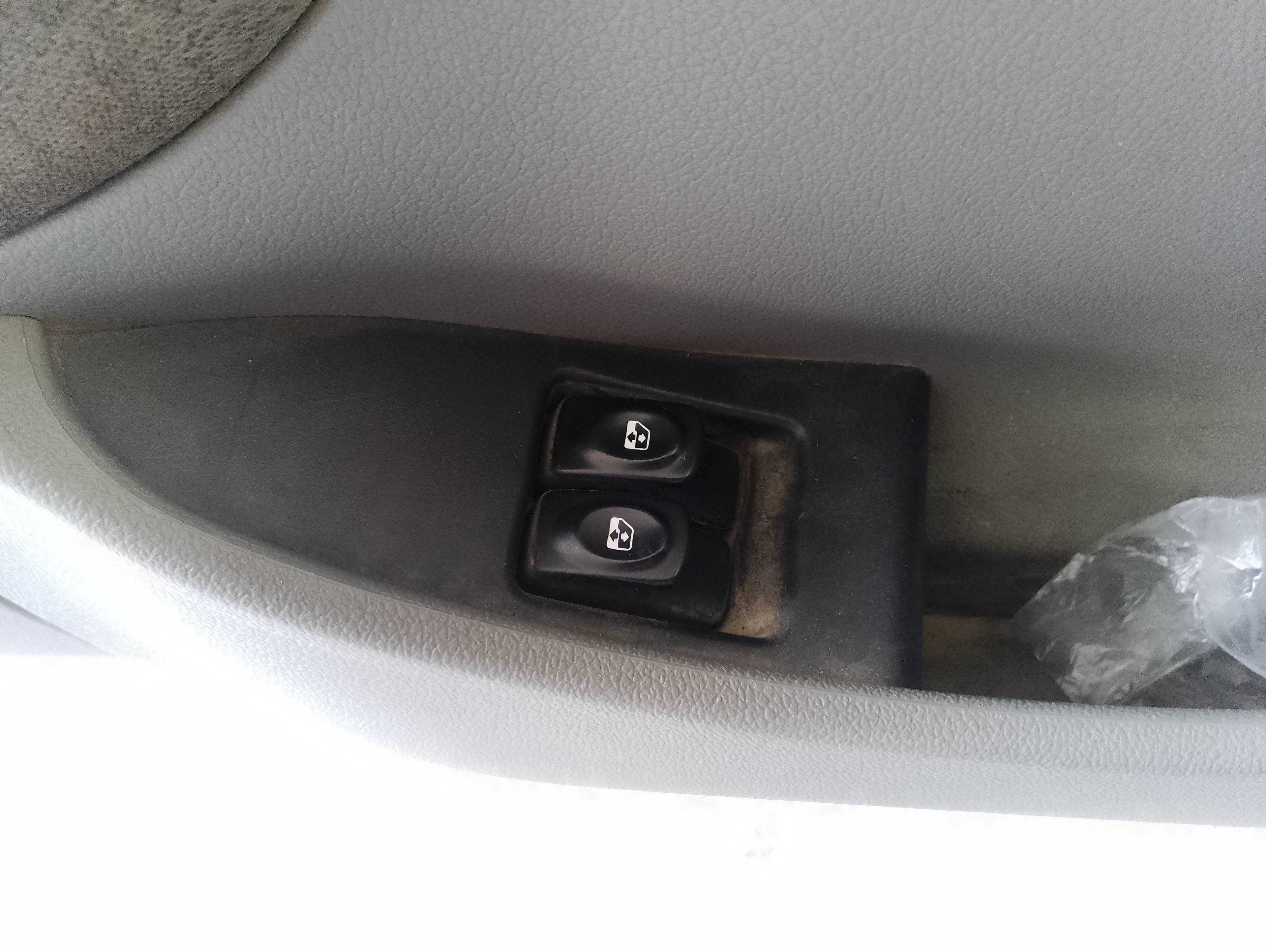 Recambio de mando elevalunas delantero izquierdo para renault kangoo (f/kc0) alize referencia OEM IAM   