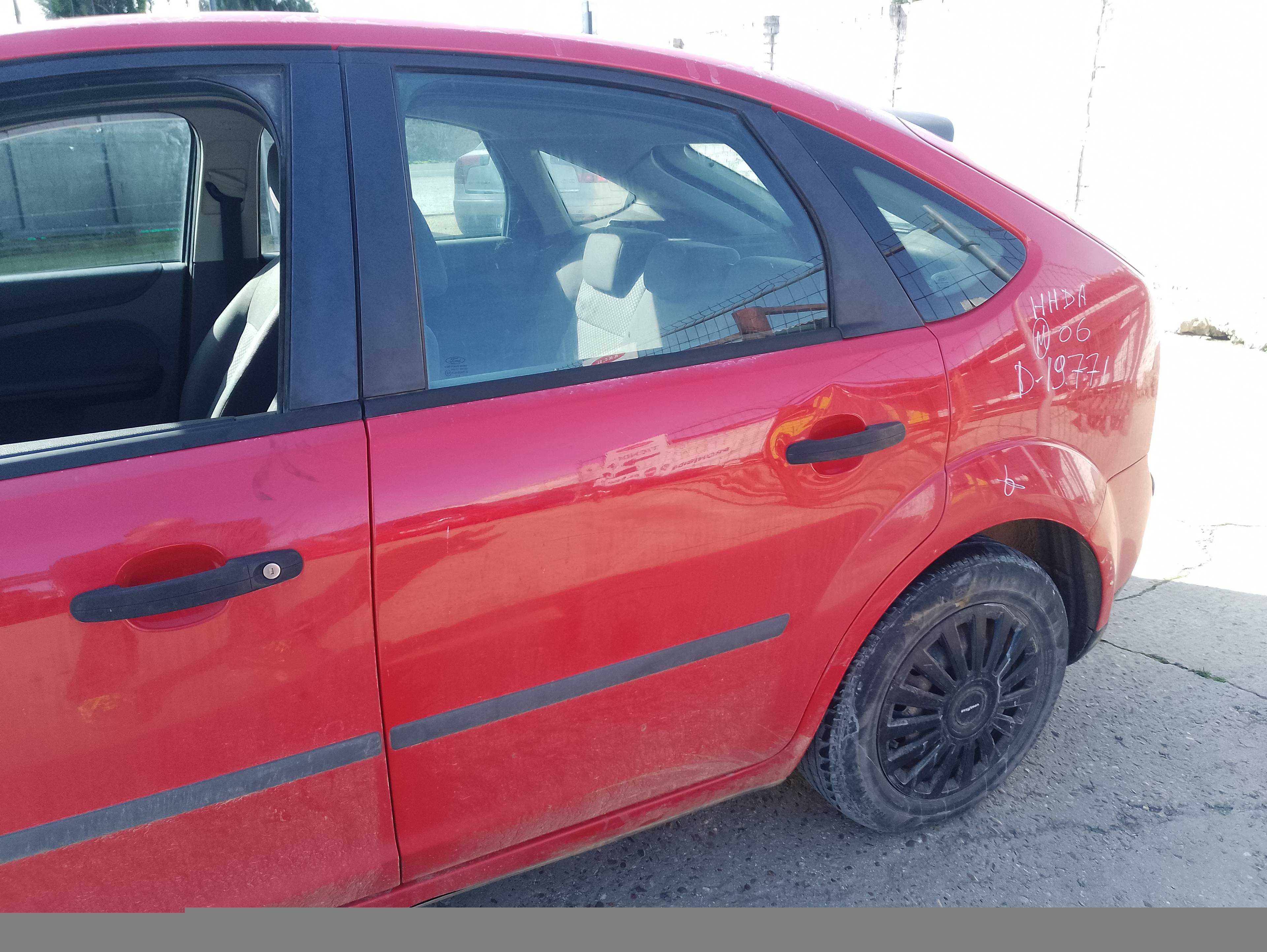Recambio de puerta trasera izquierda para ford focus berlina (cap) ambiente (d) referencia OEM IAM   