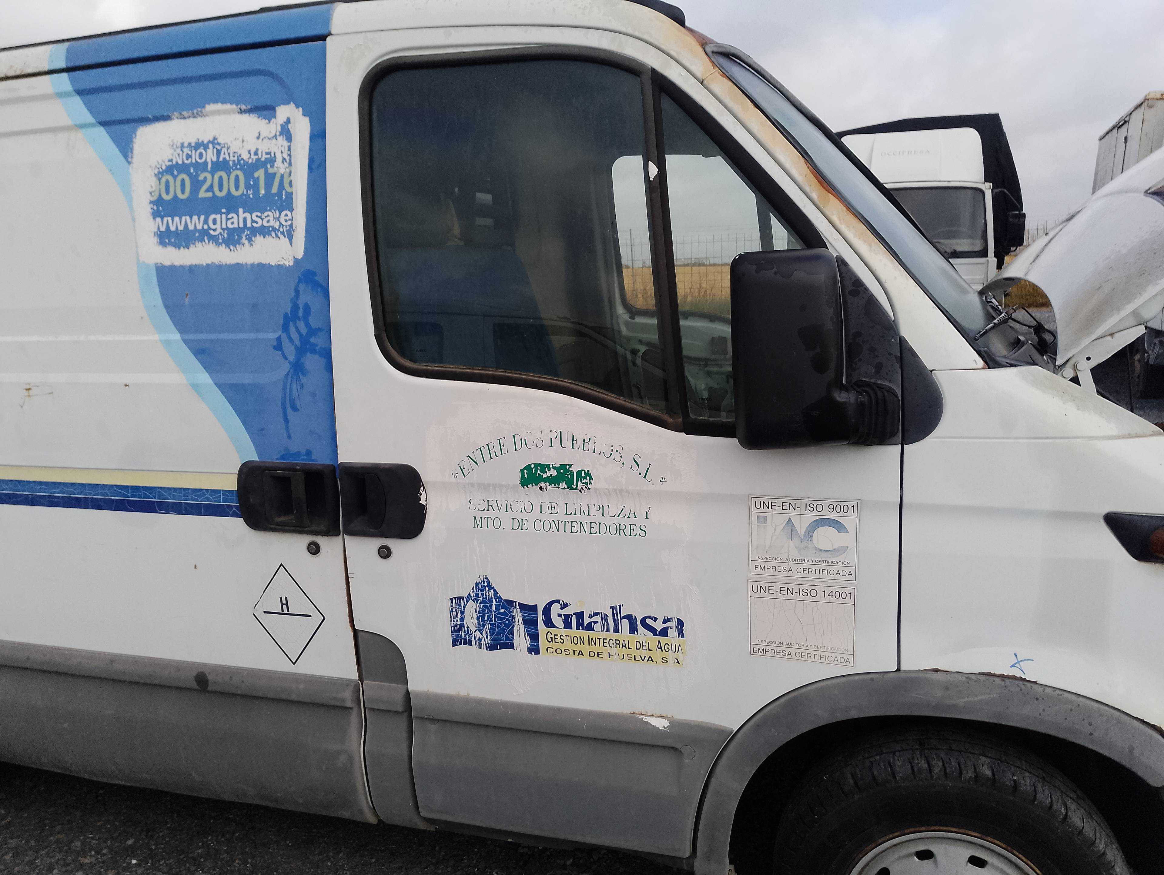 Recambio de puerta delantera derecha para iveco 29l9 referencia OEM IAM   