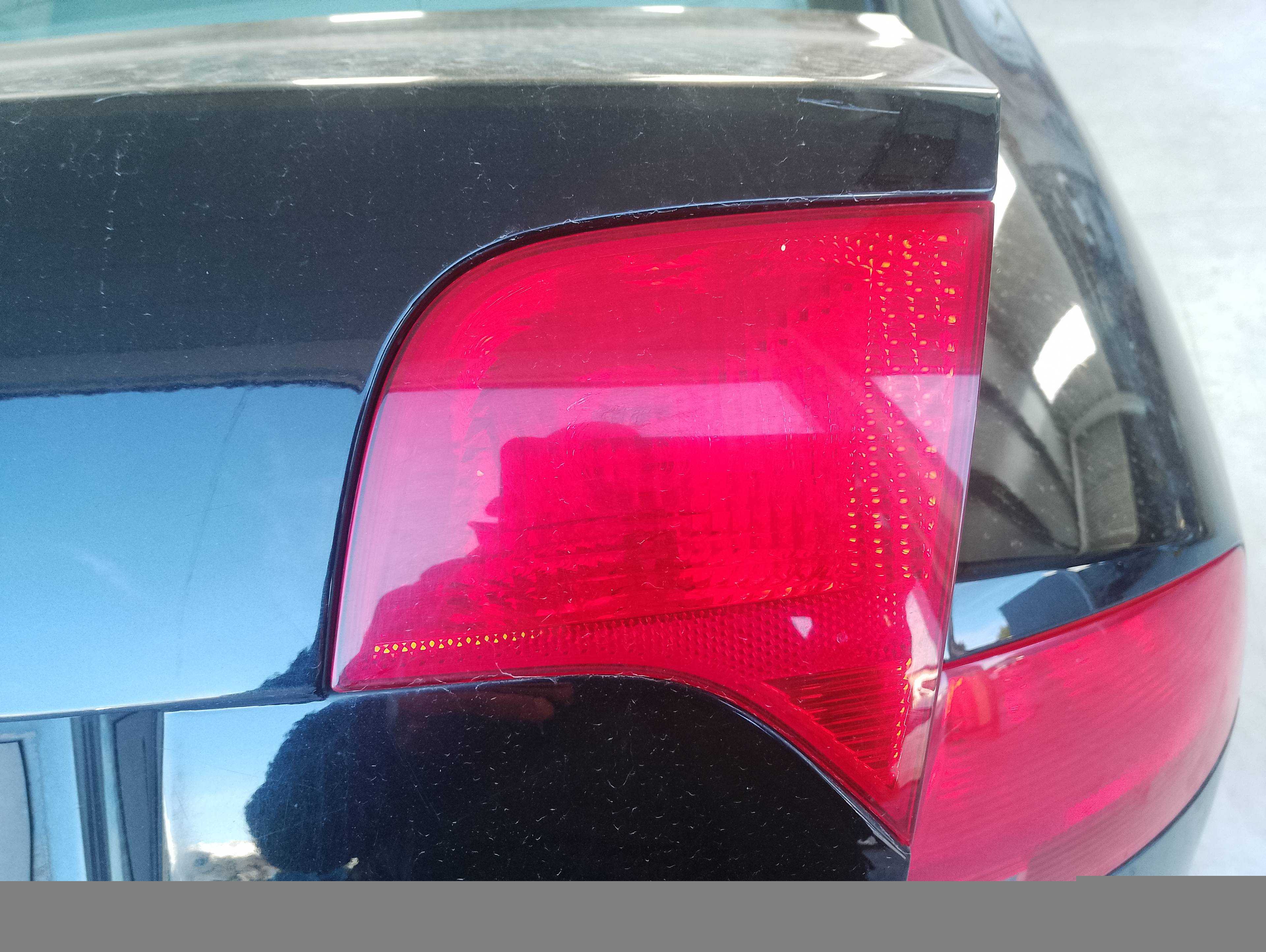 Recambio de piloto porton trasero derecho para audi a4 berlina (8e) 2.0 referencia OEM IAM   