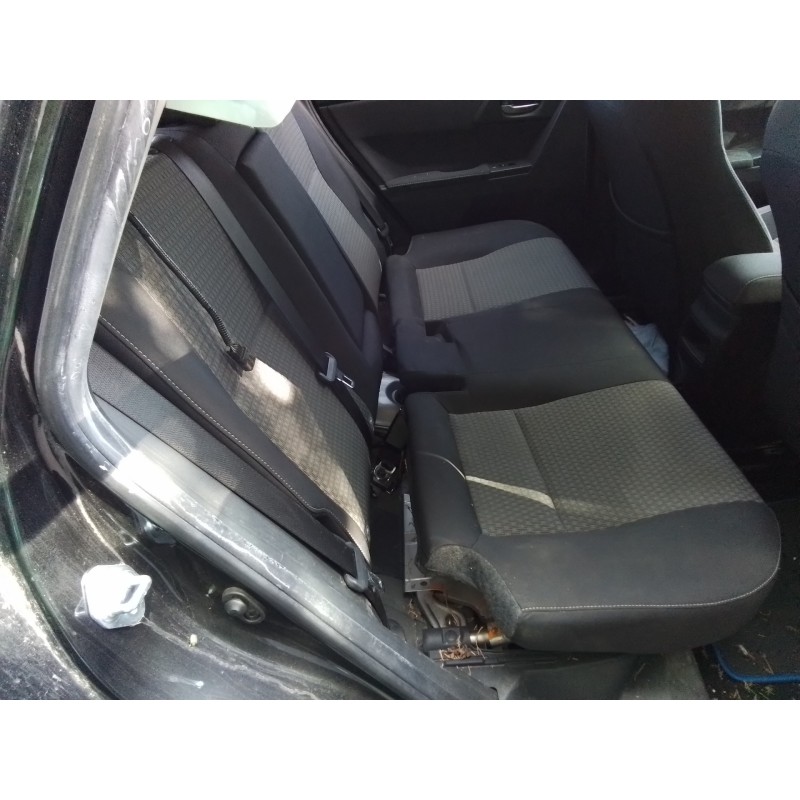Recambio de asientos traseros para toyota auris hybrid active referencia OEM IAM   