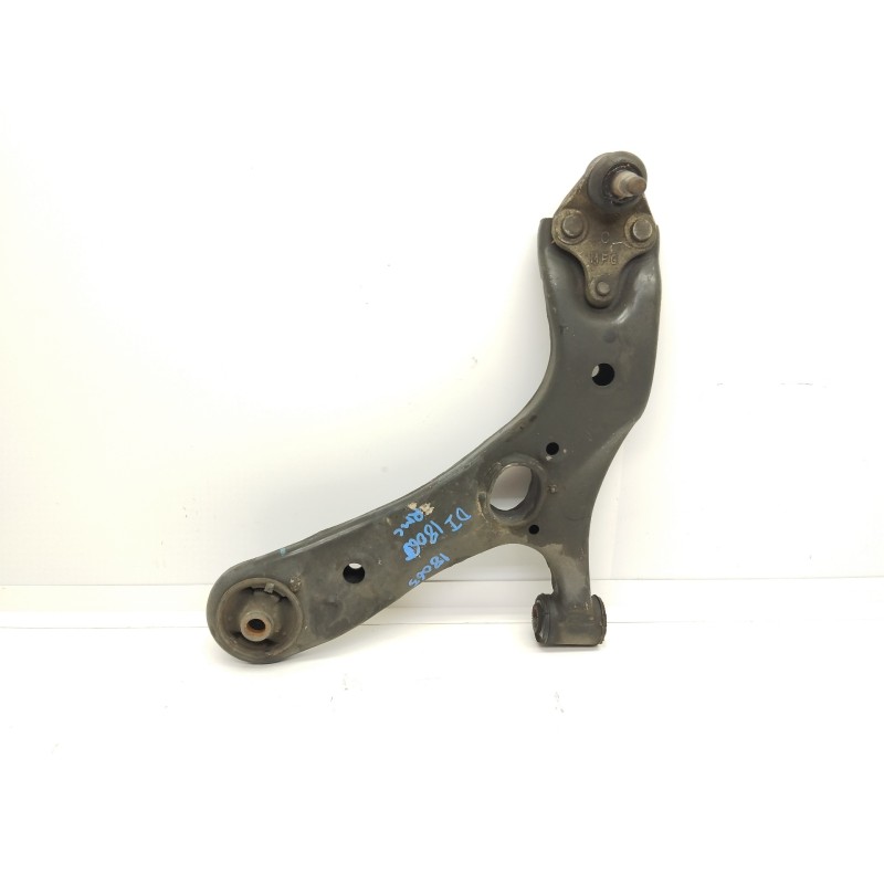 Recambio de brazo suspension inferior delantero izquierdo para toyota auris hybrid active referencia OEM IAM   