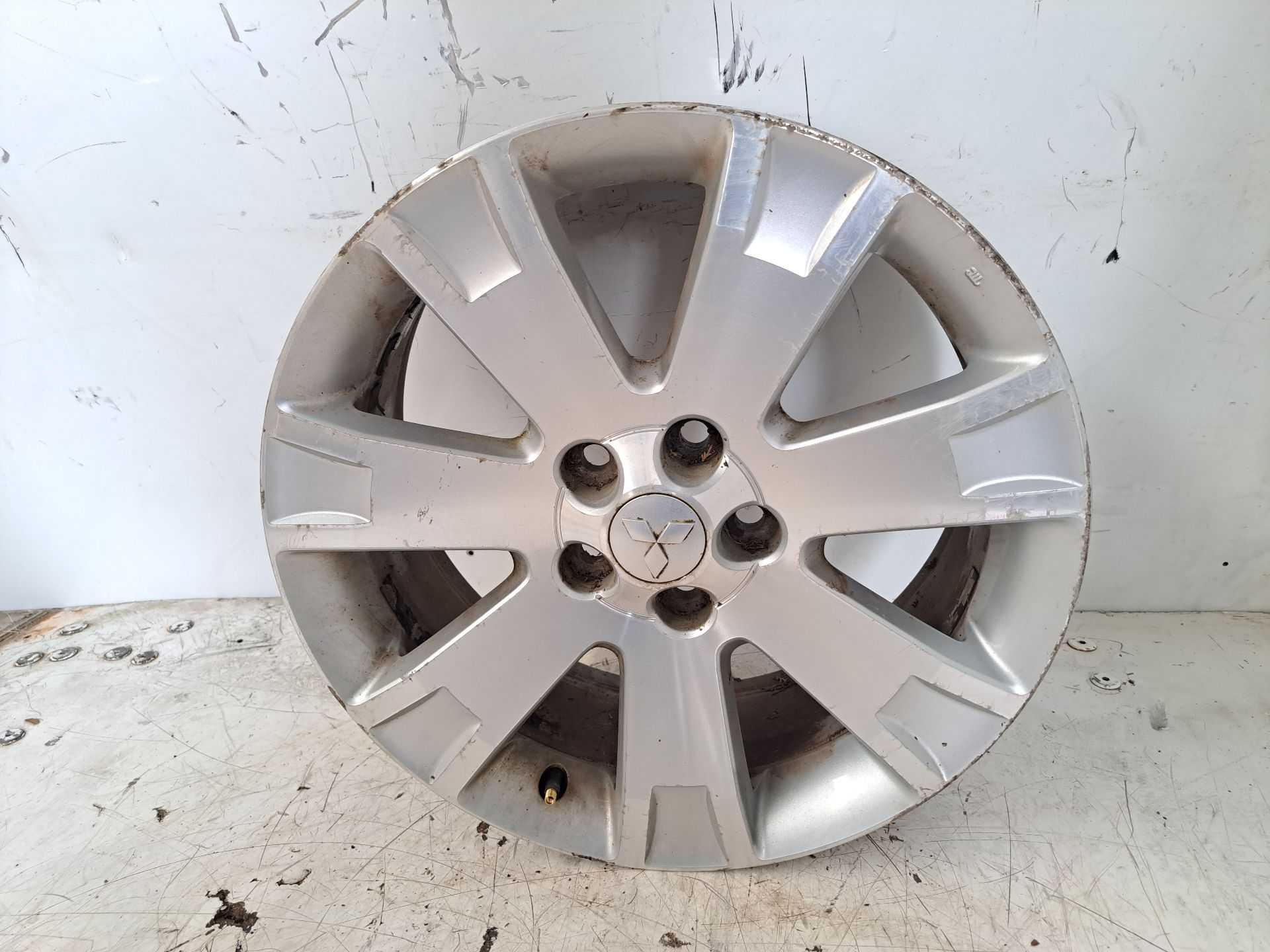 Recambio de llanta para mitsubishi outlander (cw0) challenge 4wd referencia OEM IAM r18 4250b593 