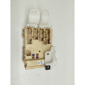 Recambio de caja reles / fusibles para toyota auris hybrid active referencia OEM IAM 8922102480 50122230 