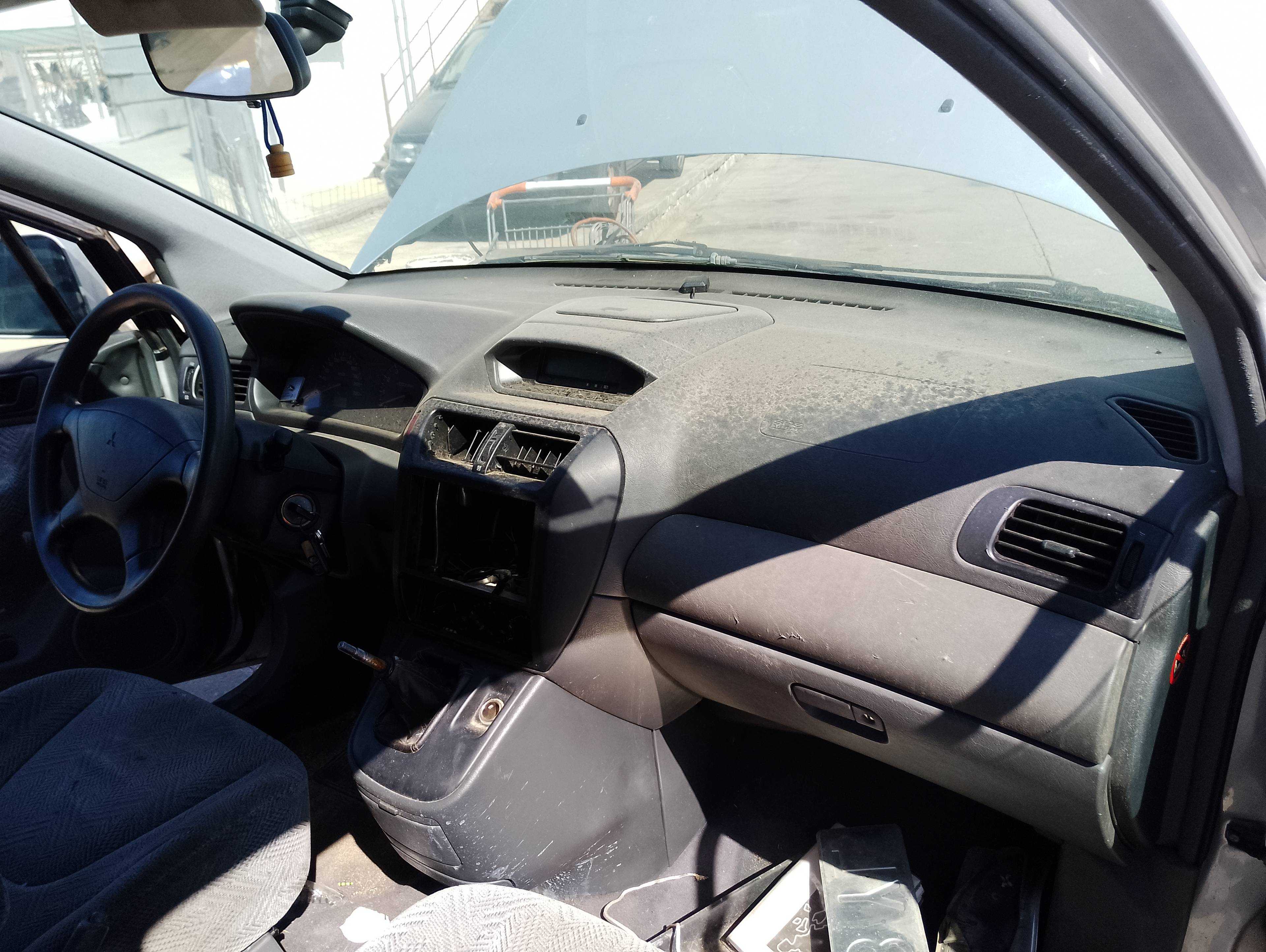 Recambio de salpicadero para mitsubishi space wagon (n80/n90) 2.4 gdi cat referencia OEM IAM   