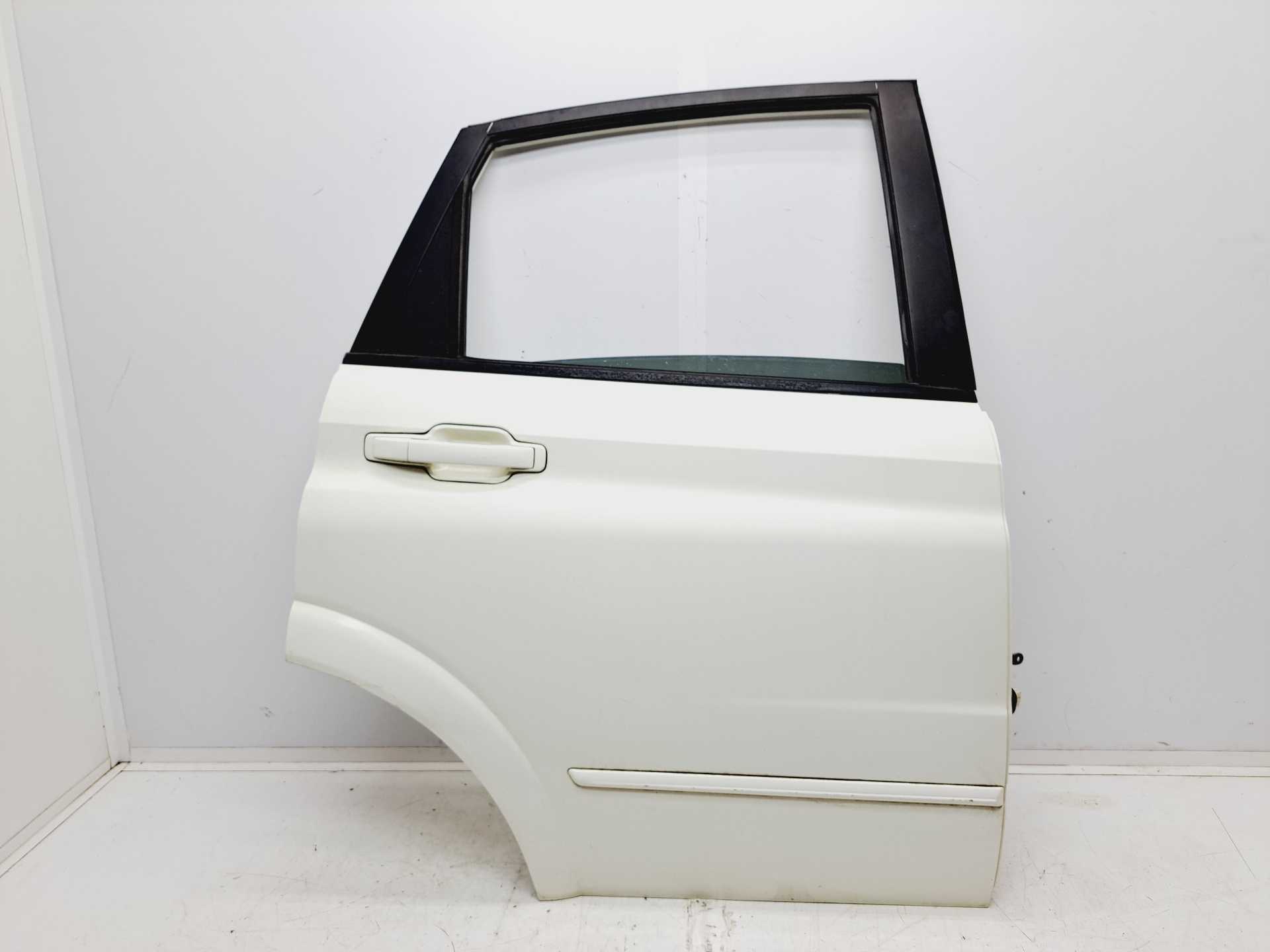 Recambio de puerta trasera derecha para ssangyong actyon 200 xdi referencia OEM IAM   