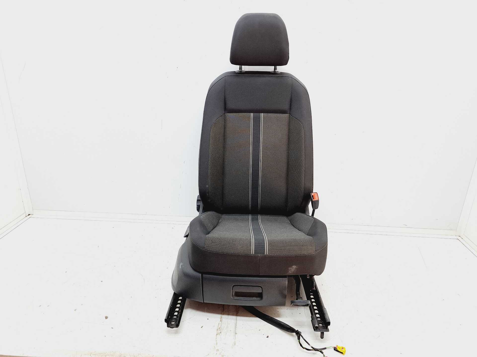 Recambio de asiento delantero derecho para volkswagen t-roc (d11) basis referencia OEM IAM 2Q4881106L  