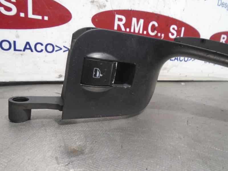 Recambio de mando elevalunas delantero derecho para audi a4 berlina (8e) 2.0 tdi 16v (103kw) referencia OEM IAM   