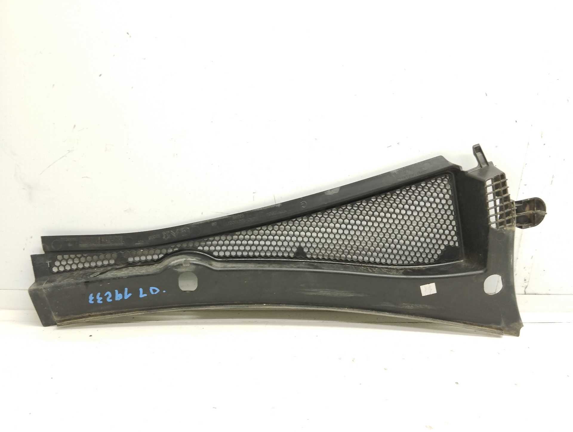 Recambio de torpedo para peugeot 208 style referencia OEM IAM 9673302777  
