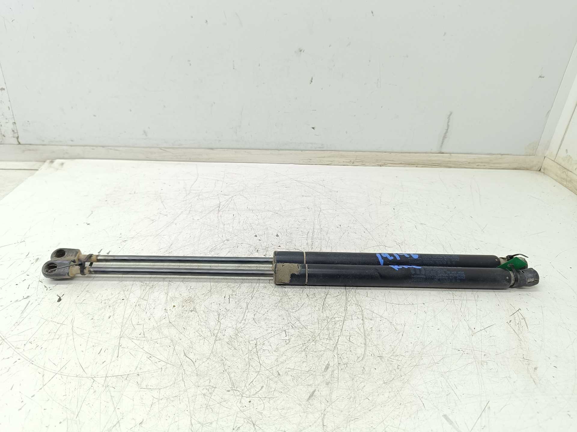 Recambio de amortiguadores maletero / porton para fiat freemont (345) urban referencia OEM IAM 9966400550N  