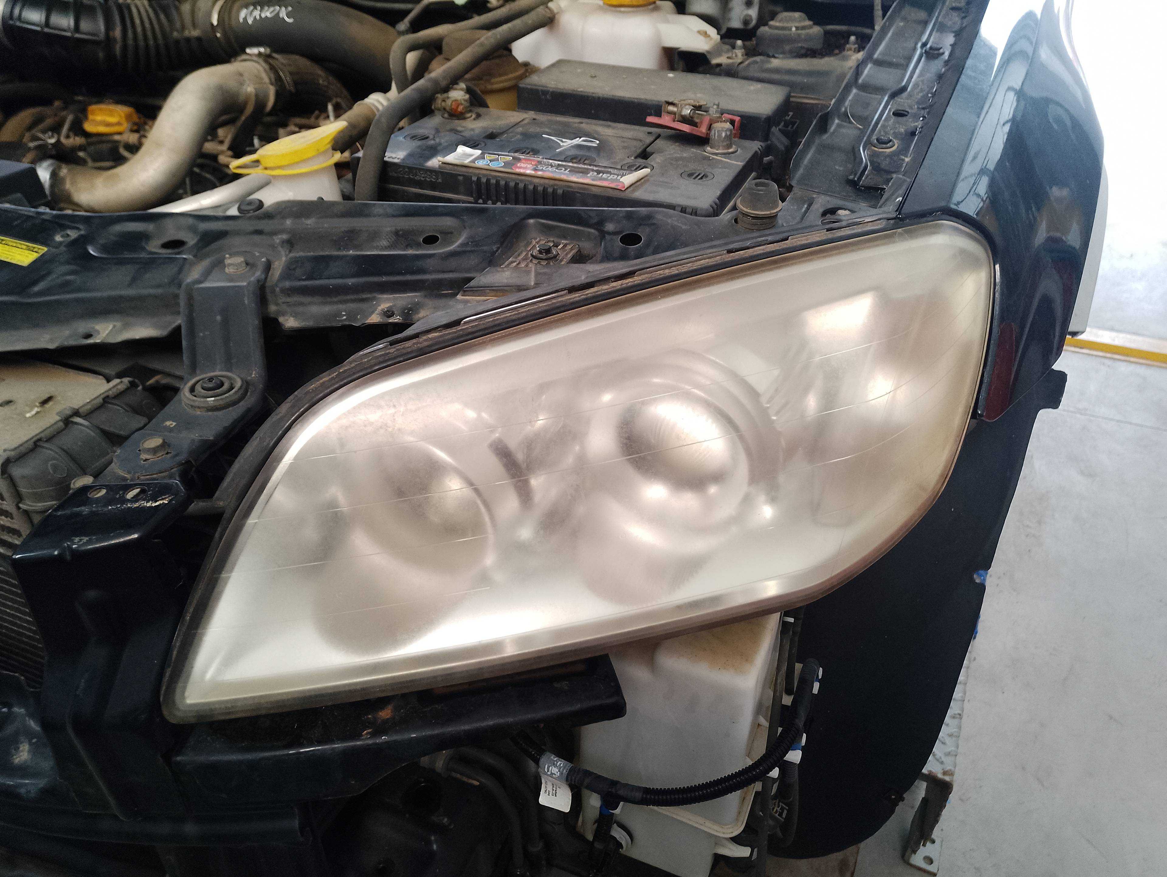 Recambio de faro izquierdo para chevrolet captiva referencia OEM IAM   