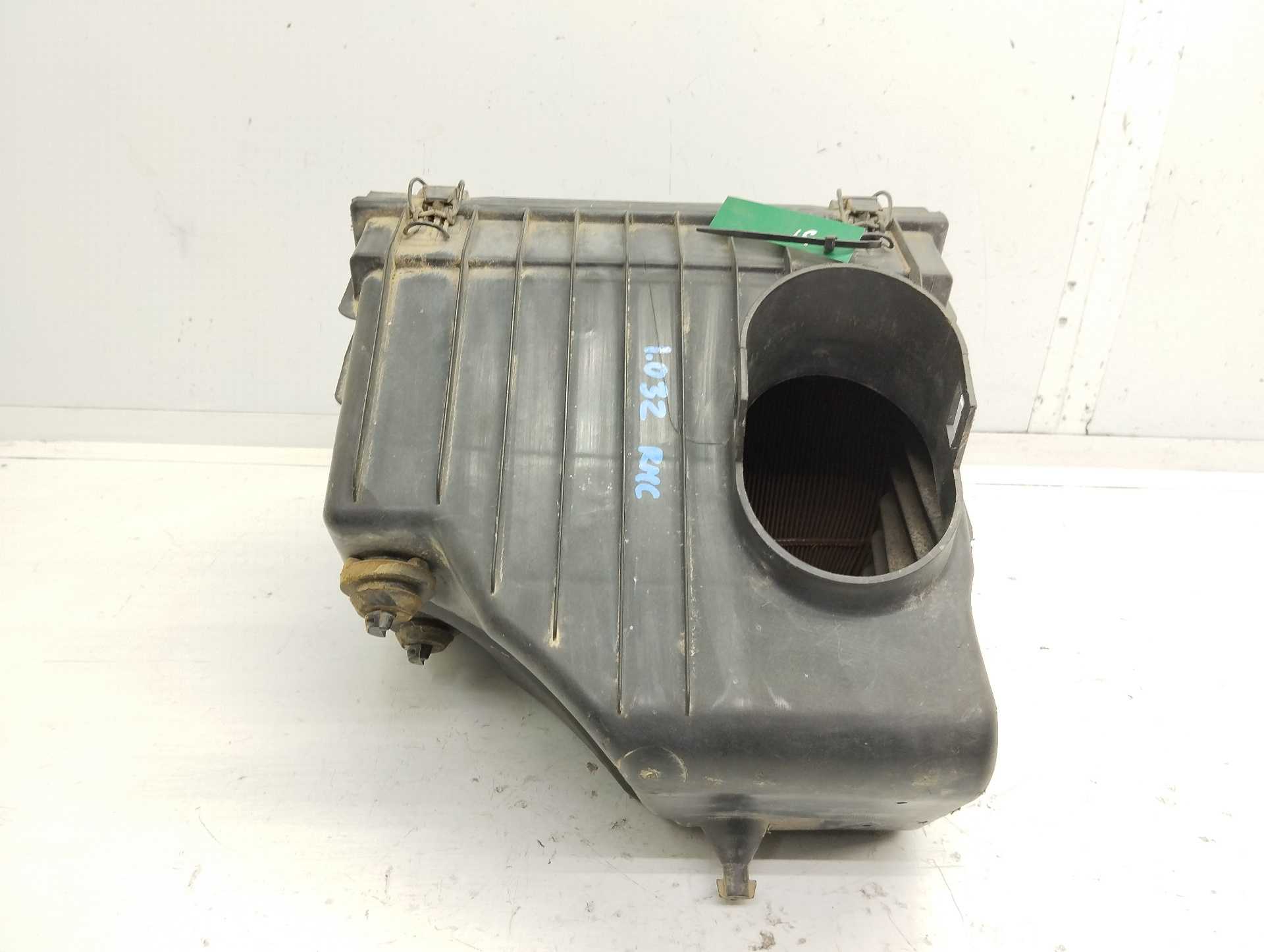 Recambio de caja filtro aire para dodge nitro 2.8 crd referencia OEM IAM T988113F1105  