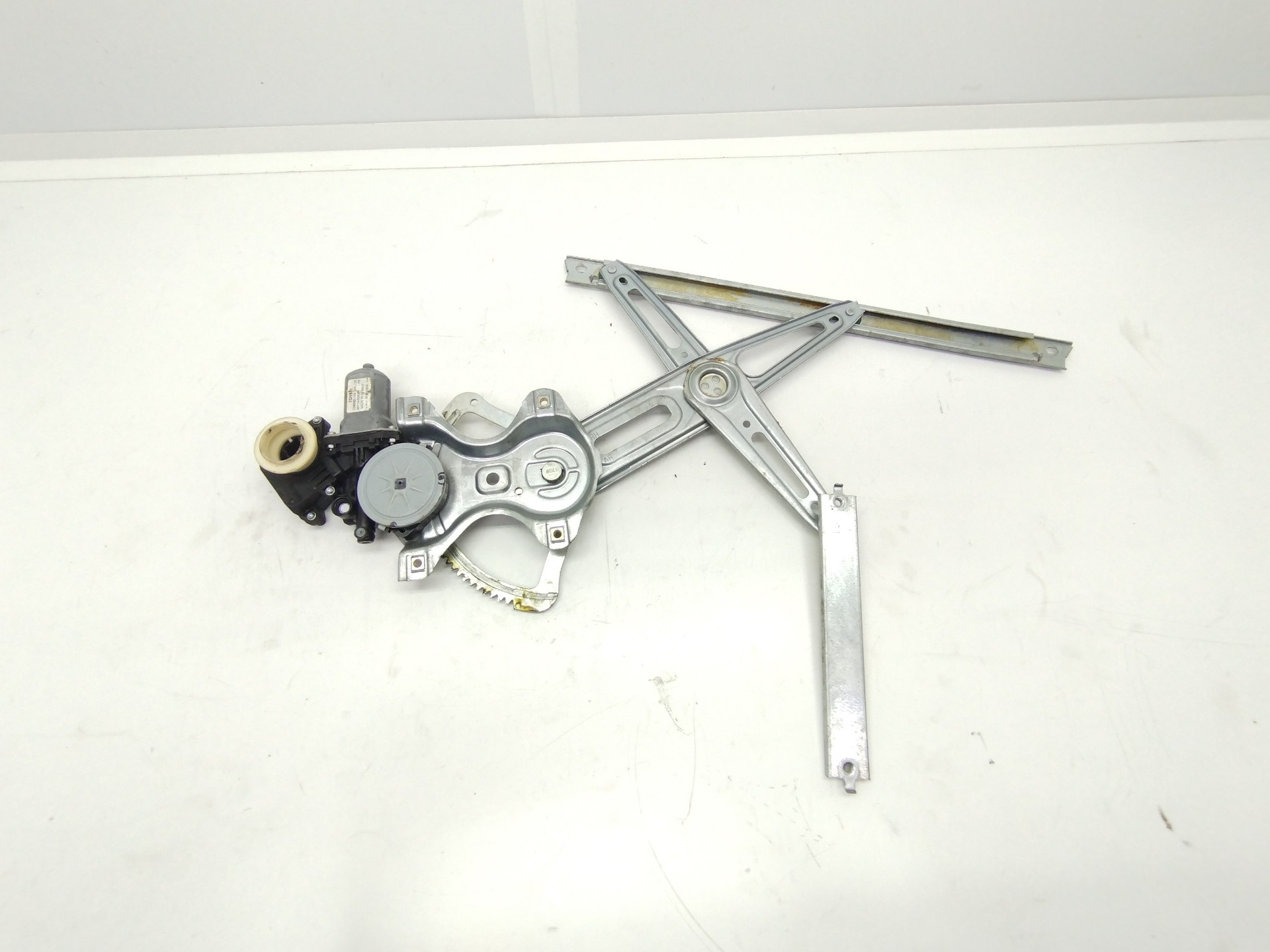 Recambio de elevalunas delantero derecho para toyota auris hybrid active referencia OEM IAM 8570102010 961920101 DENSO