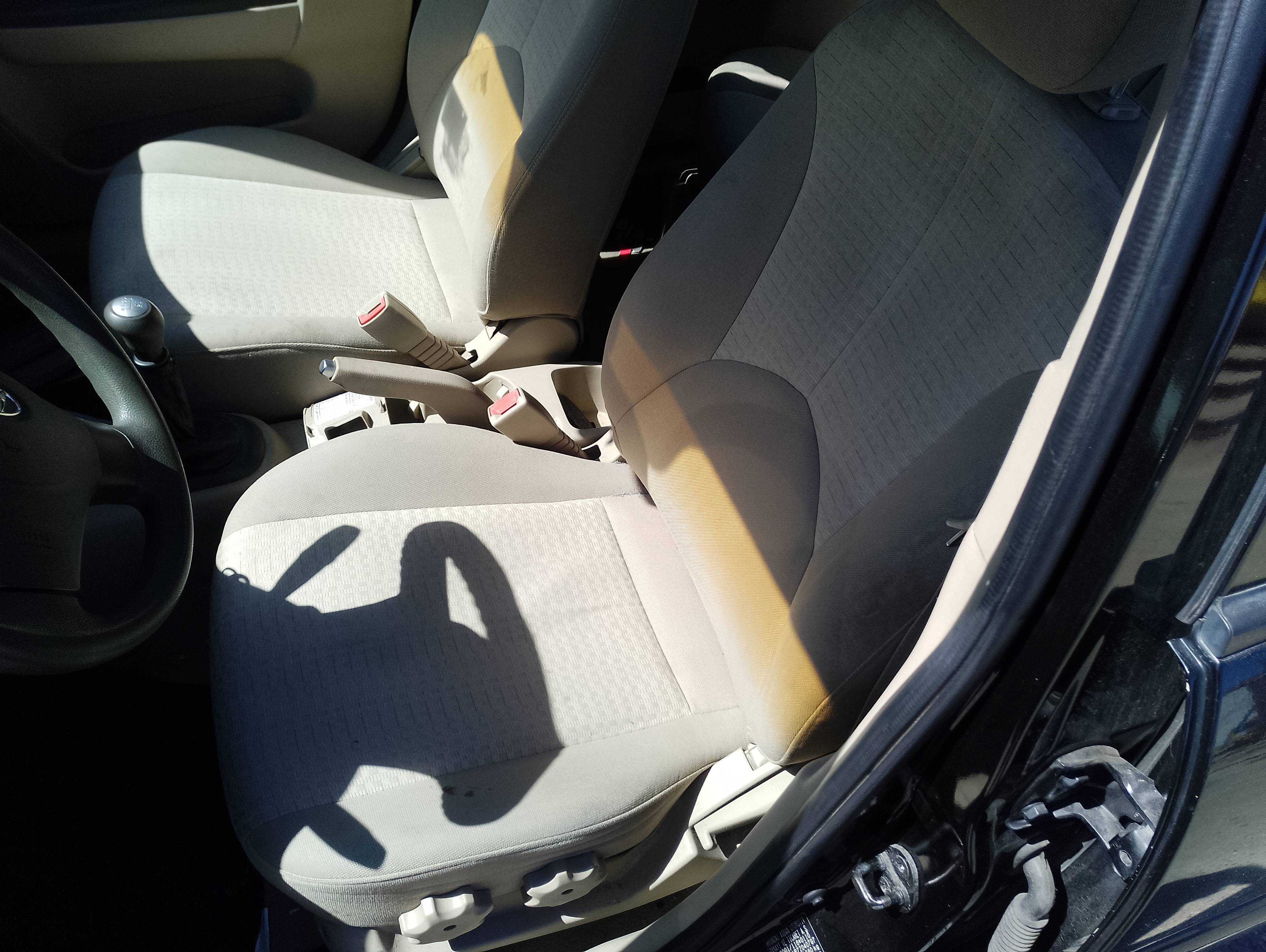 Recambio de asiento delantero izquierdo para hyundai accent (mc) gl referencia OEM IAM   