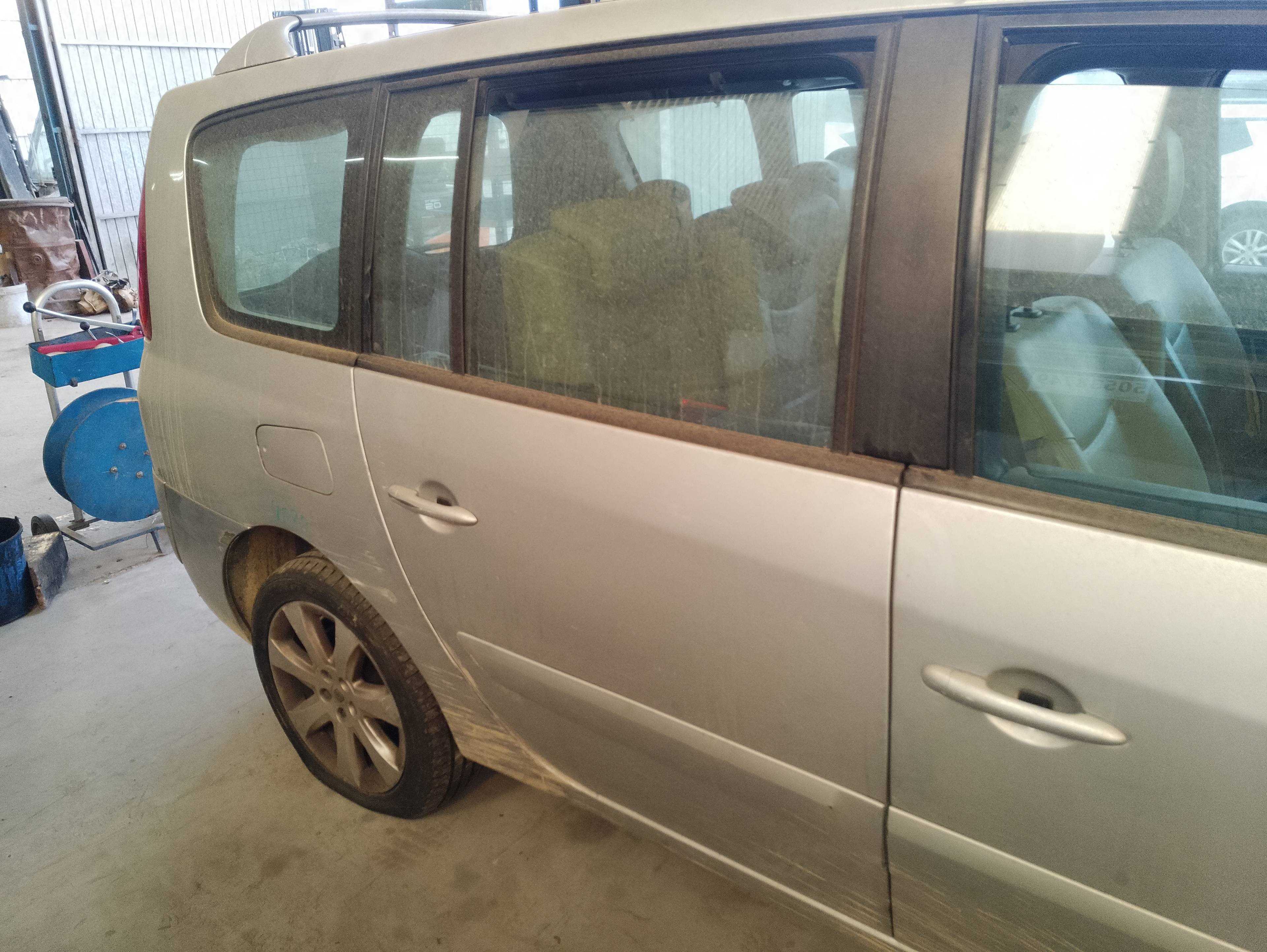 Recambio de puerta trasera derecha para renault espace iv (jk0) dynamique referencia OEM IAM   